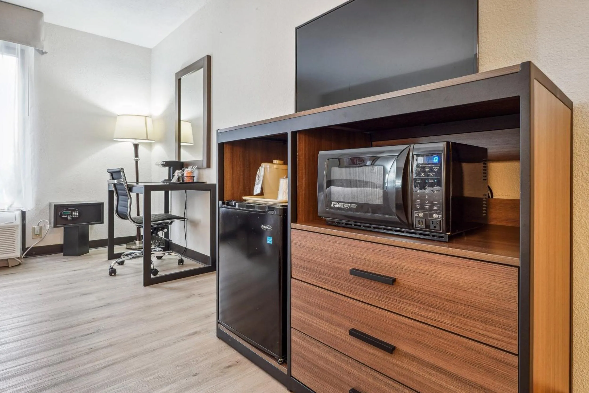 TV and multimedia in Quality Inn & Suites Dawsonville