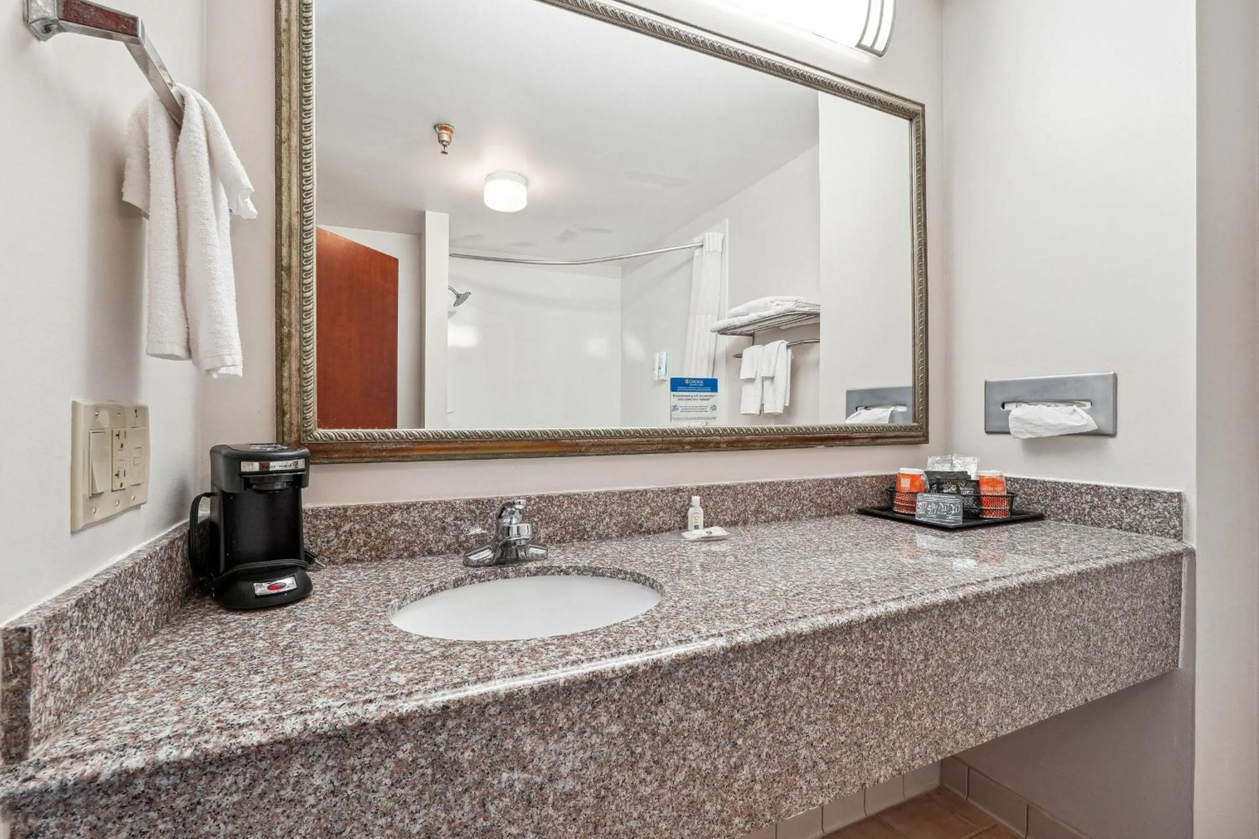 Bathroom in Quality Inn & Suites Dawsonville
