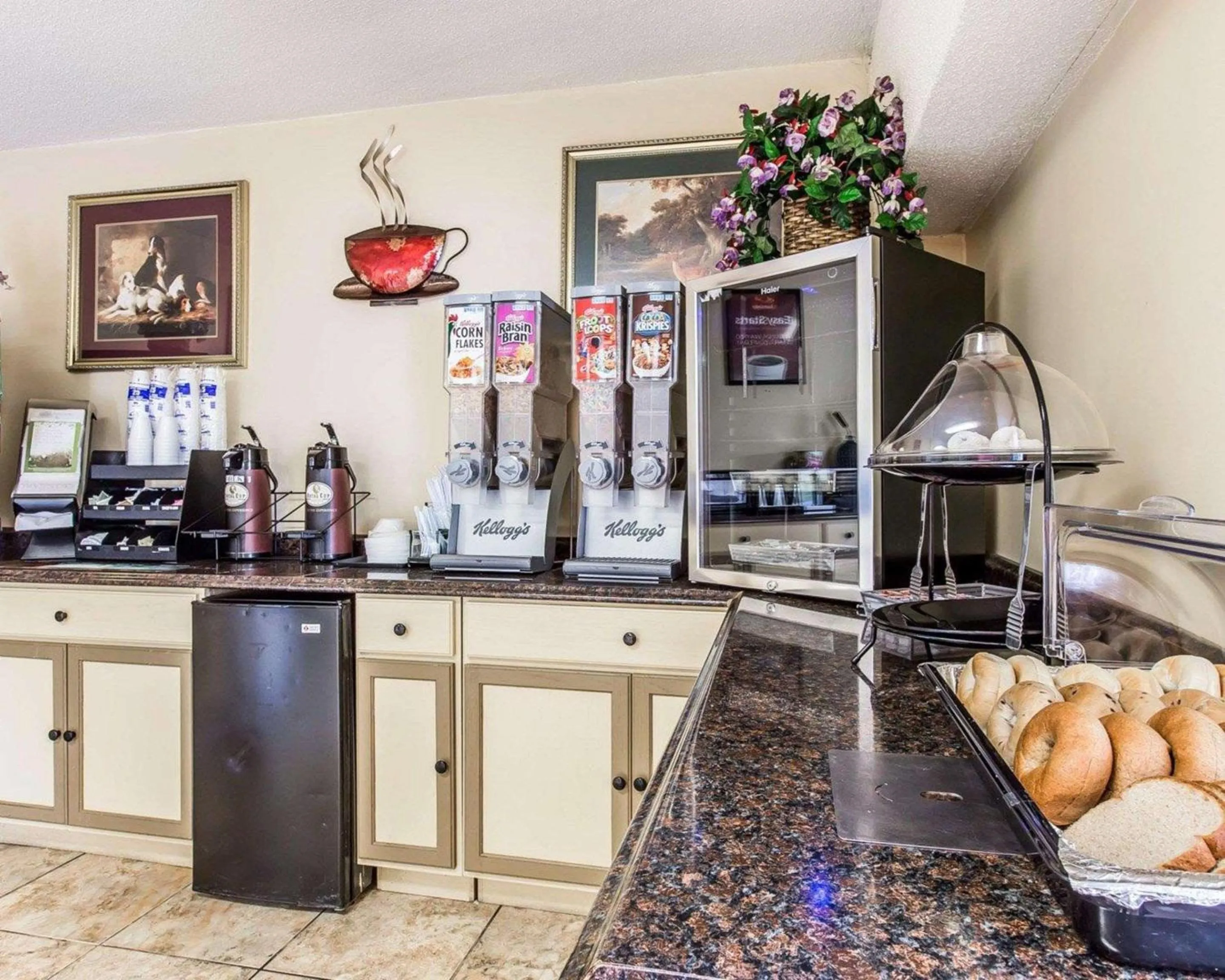 Restaurant/places to eat, Kitchen/Kitchenette in Econo Lodge Macon