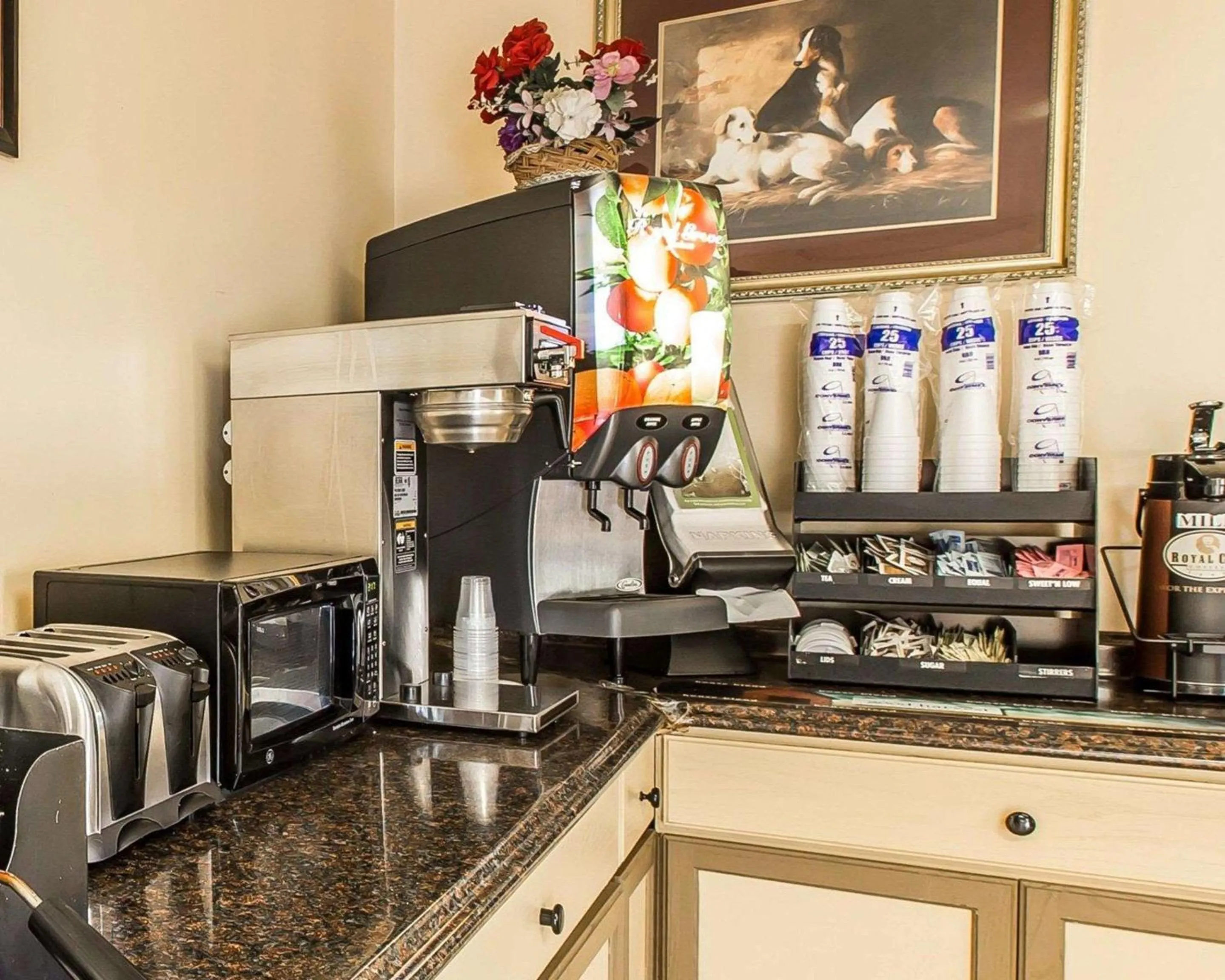 Restaurant/places to eat, Kitchen/Kitchenette in Econo Lodge Macon