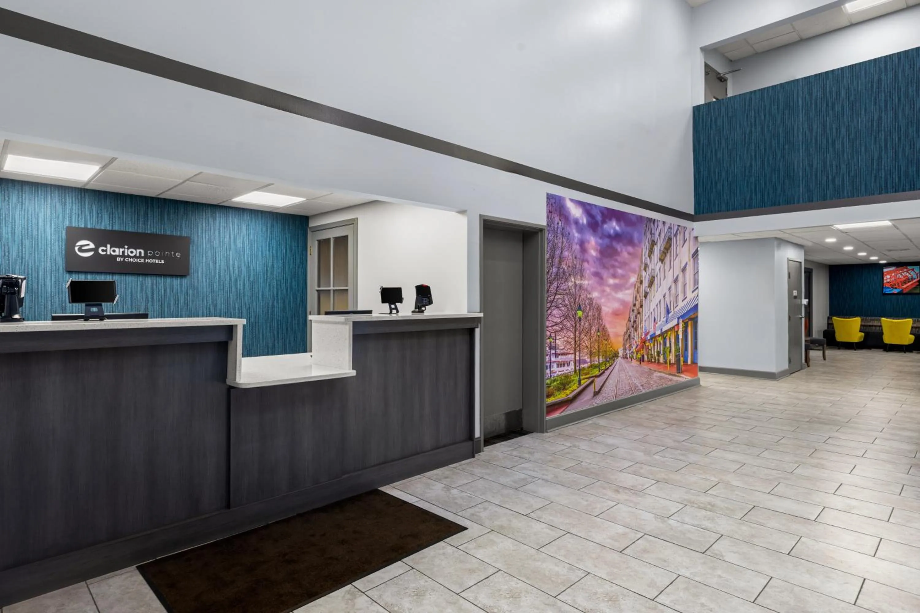 Lobby or reception in Clarion Pointe Hinesville near Fort Stewart