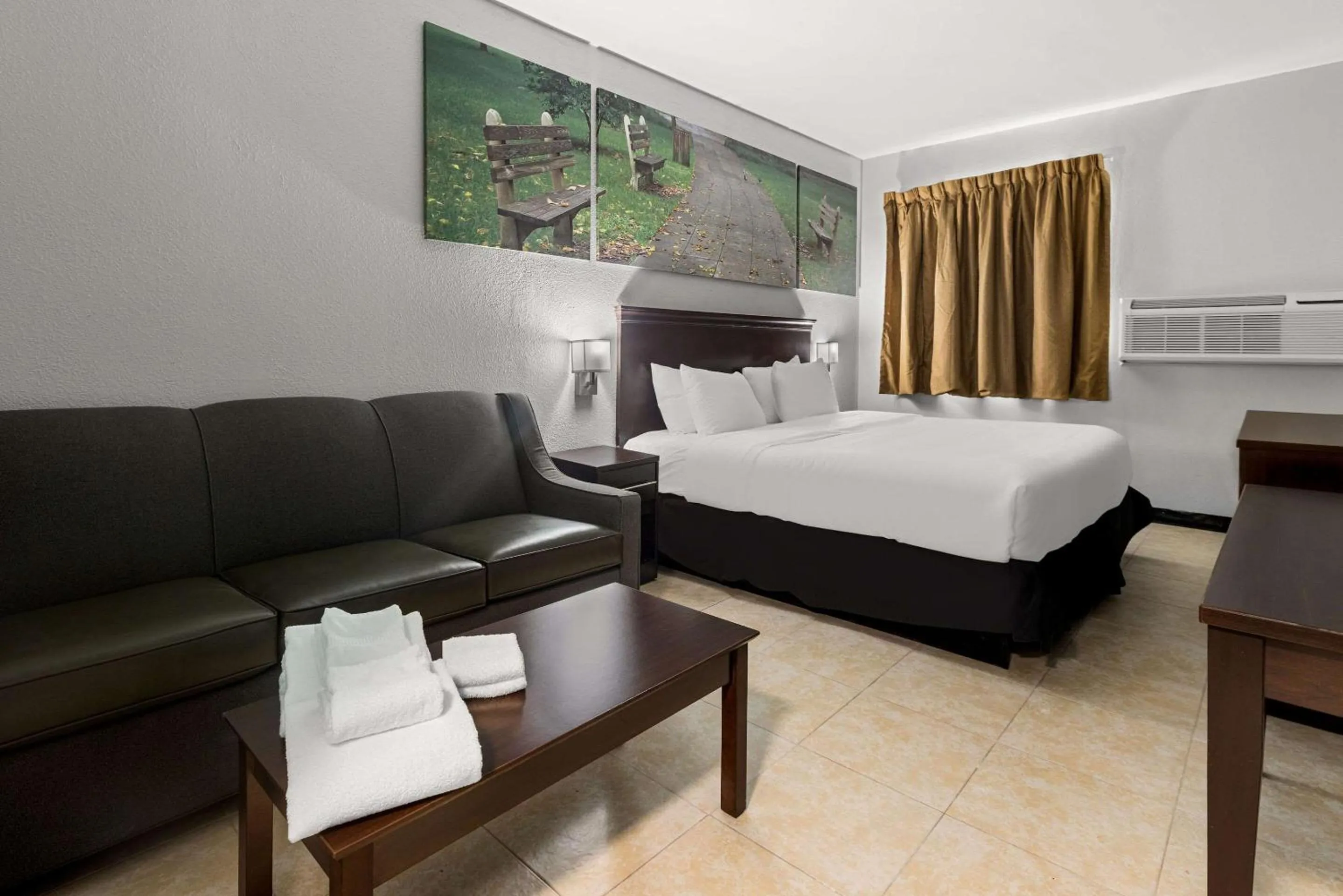 Bedroom, Bed in Clarion Pointe Hinesville near Fort Stewart