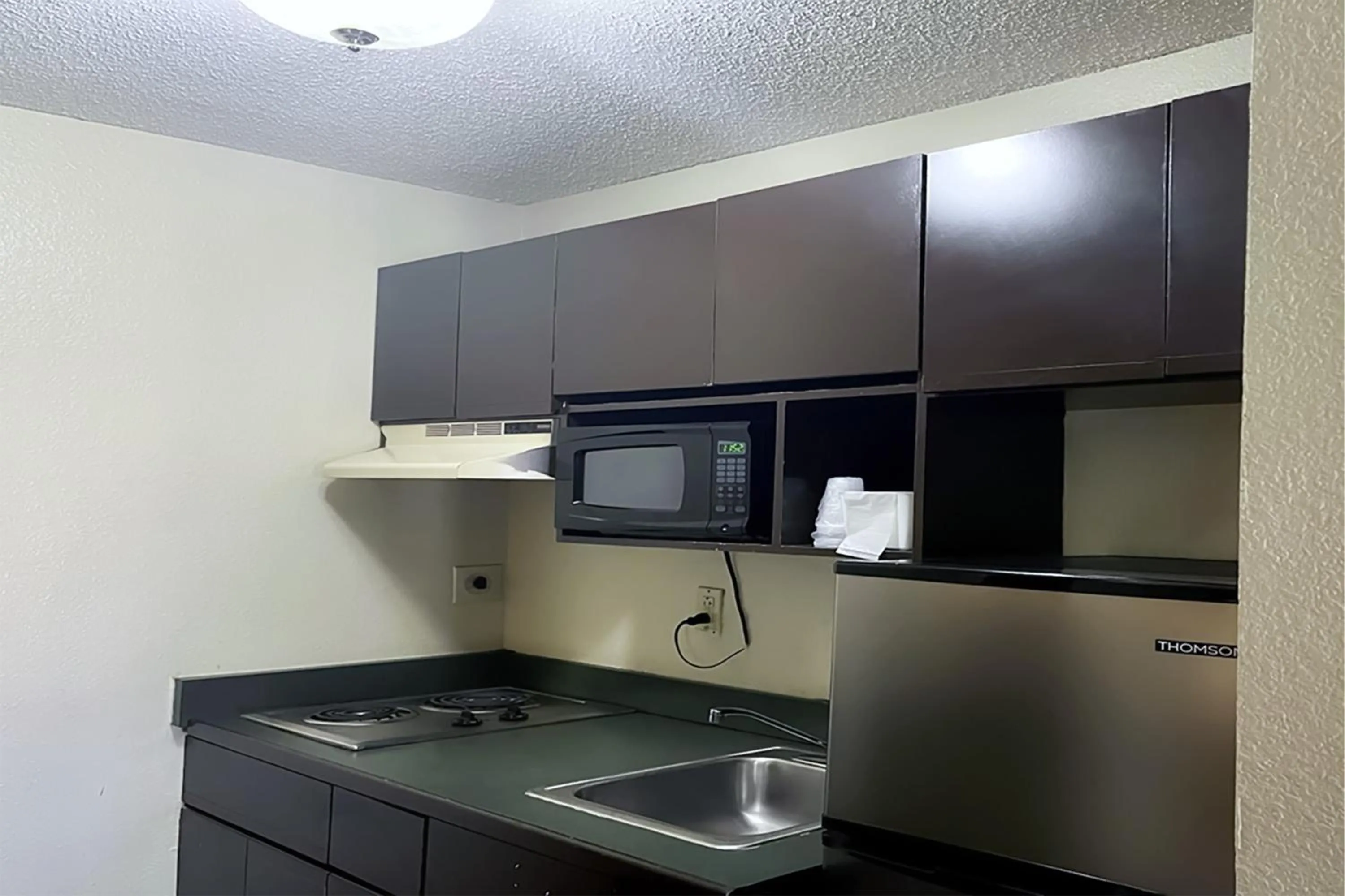 Kitchen or kitchenette, Kitchen/Kitchenette in Suburban Studios