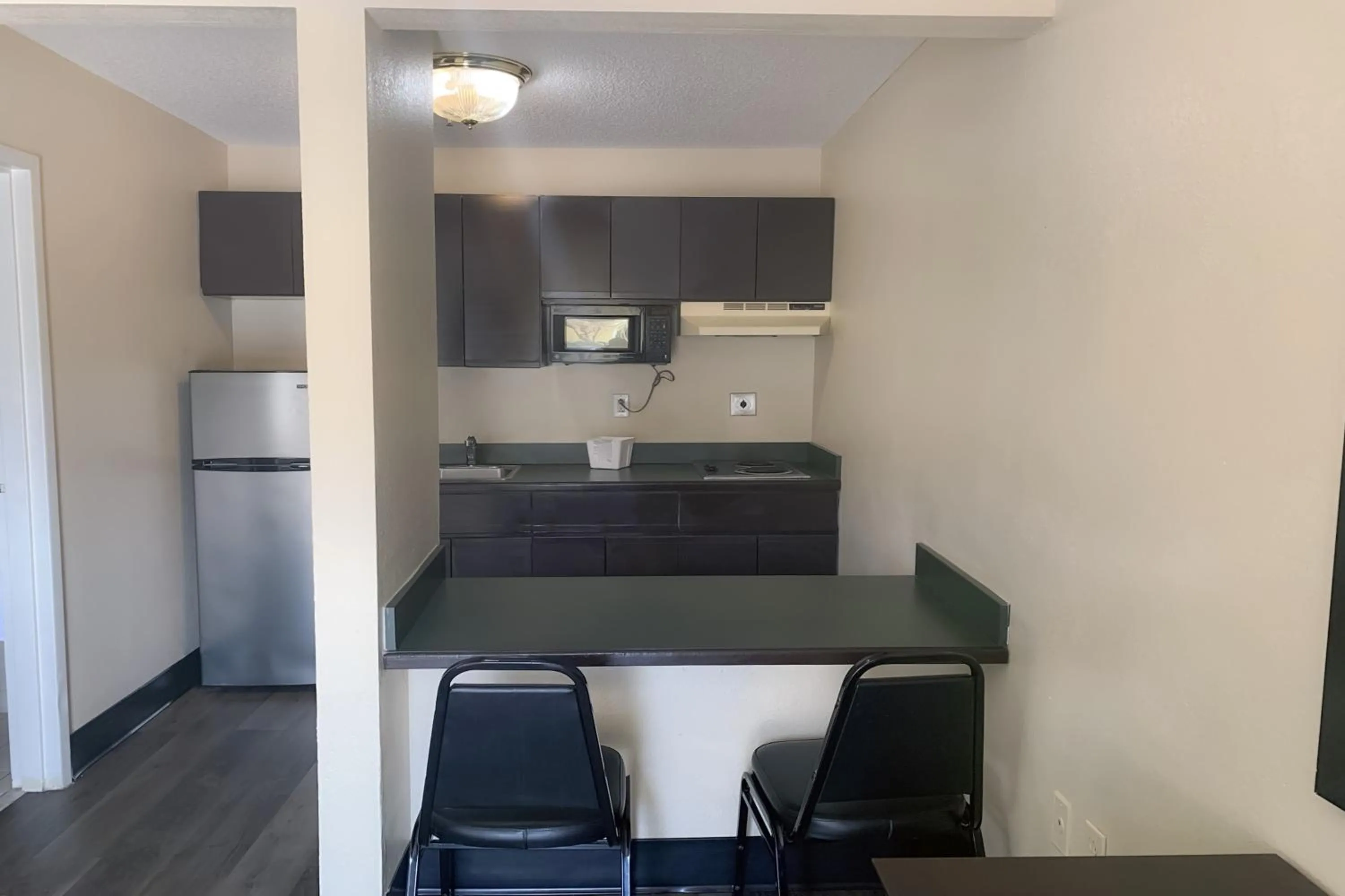 Kitchen or kitchenette, Kitchen/Kitchenette in Suburban Studios