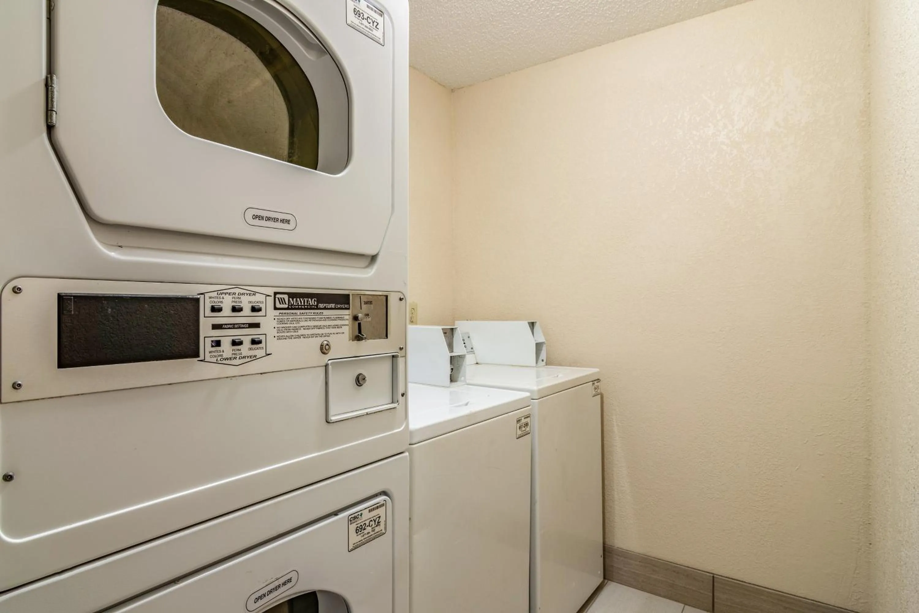 laundry in Red Roof PLUS+ & Suites Atlanta Airport South