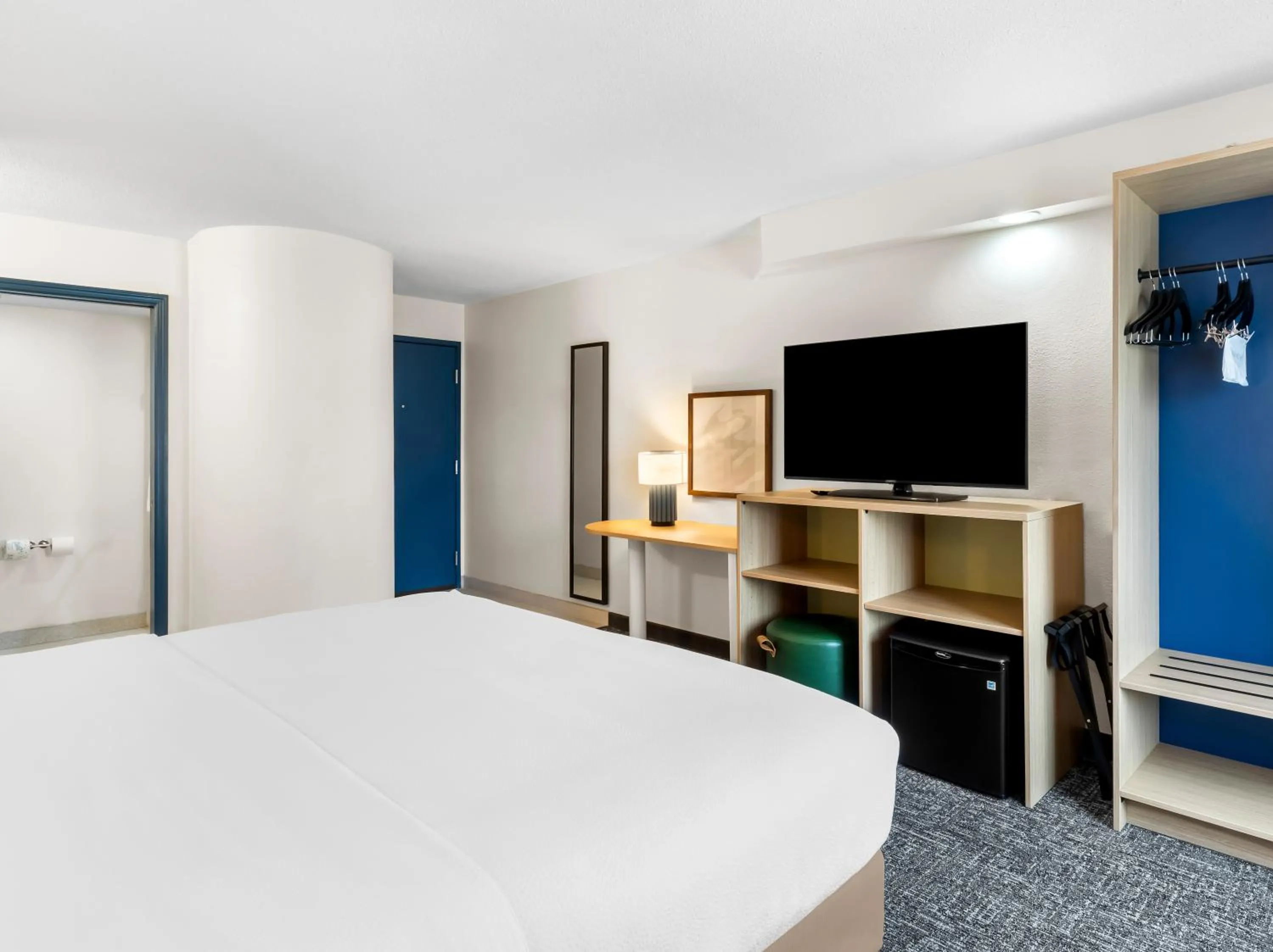 Guests, Bed in Sleep Inn and Conference Center