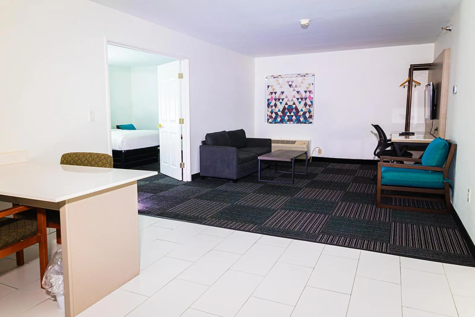 Bedroom in Baymont by Wyndham Port Wentworth