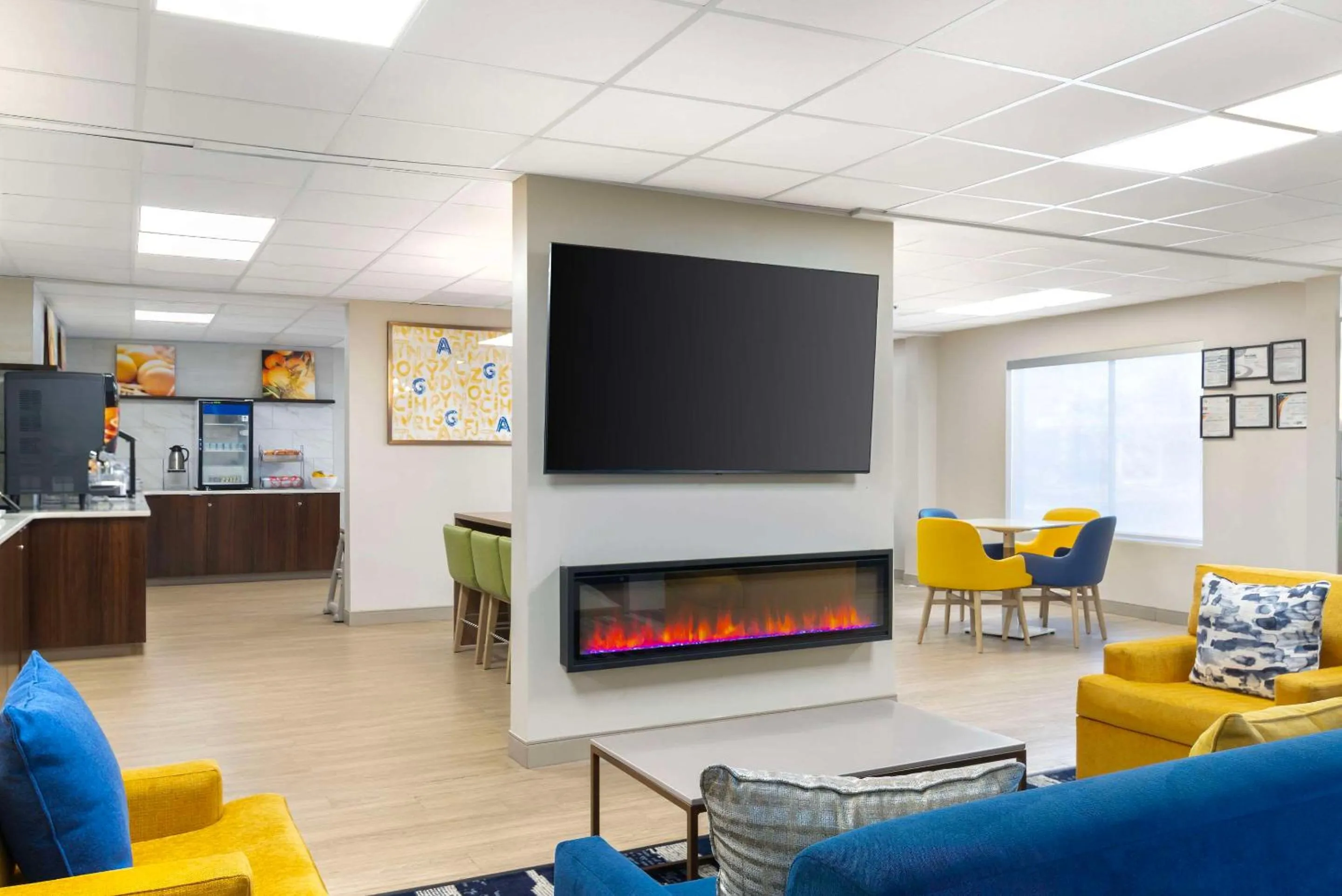 Lobby or reception in Comfort Suites Northside Hospital Gwinnett