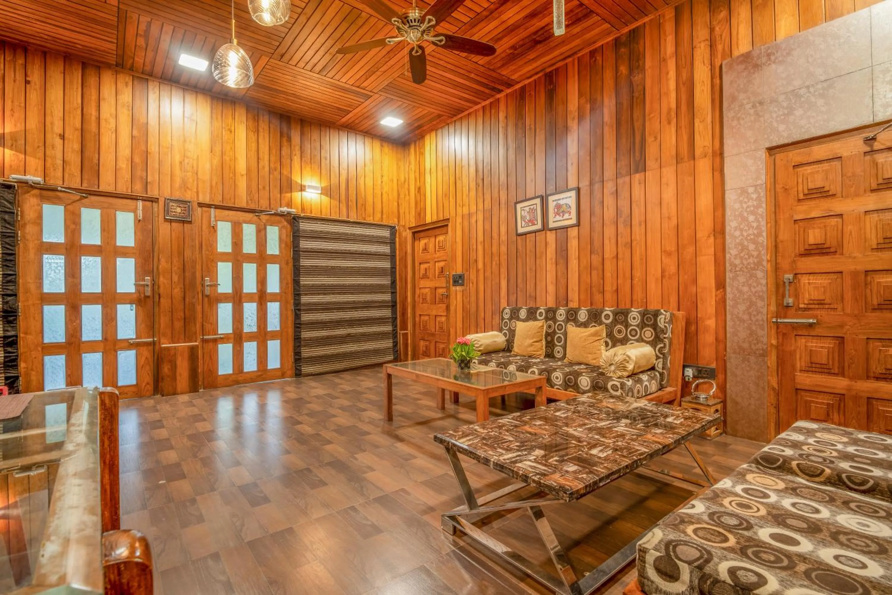 Living room in Rainforest Resort