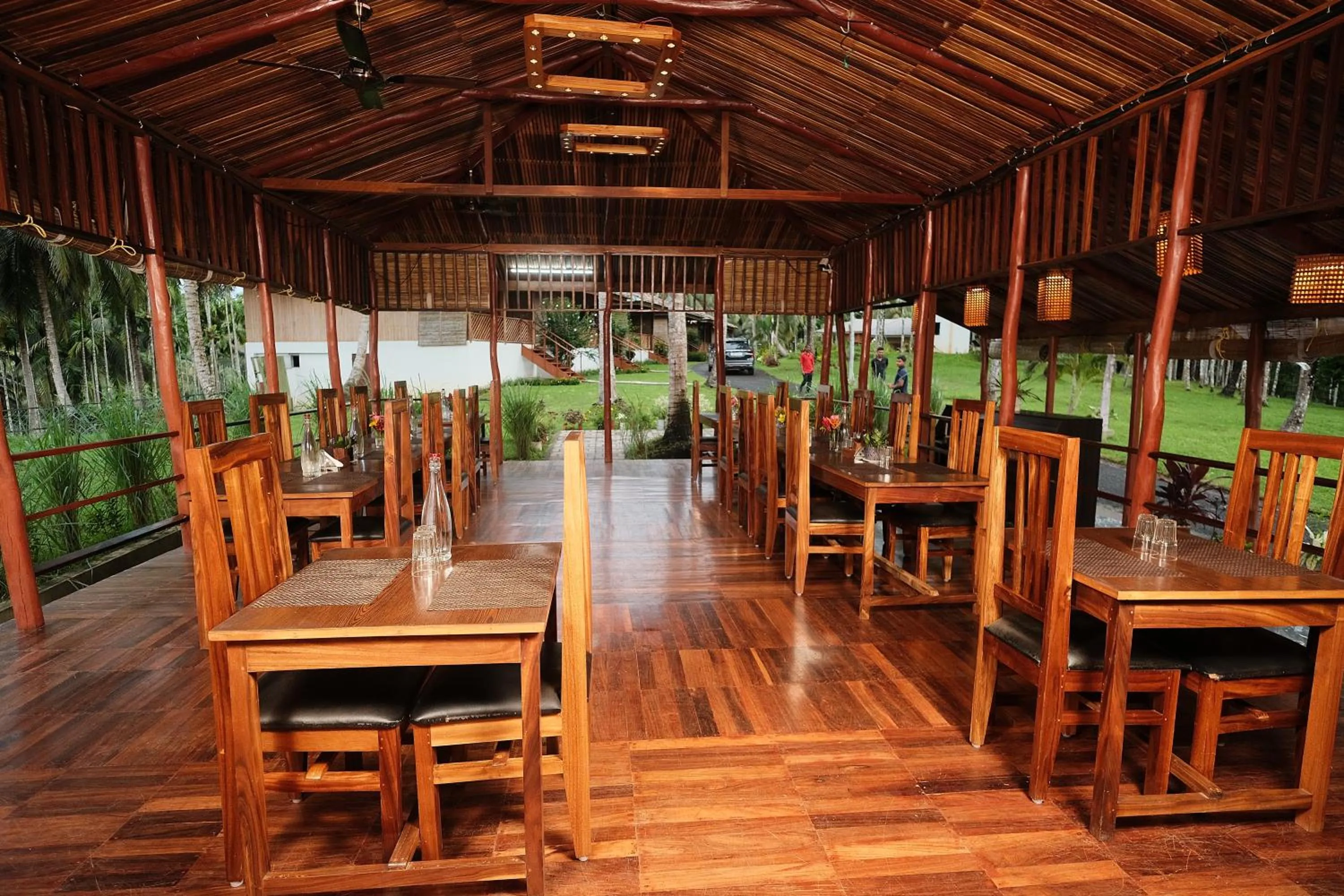 Restaurant/places to eat in Rainforest Resort
