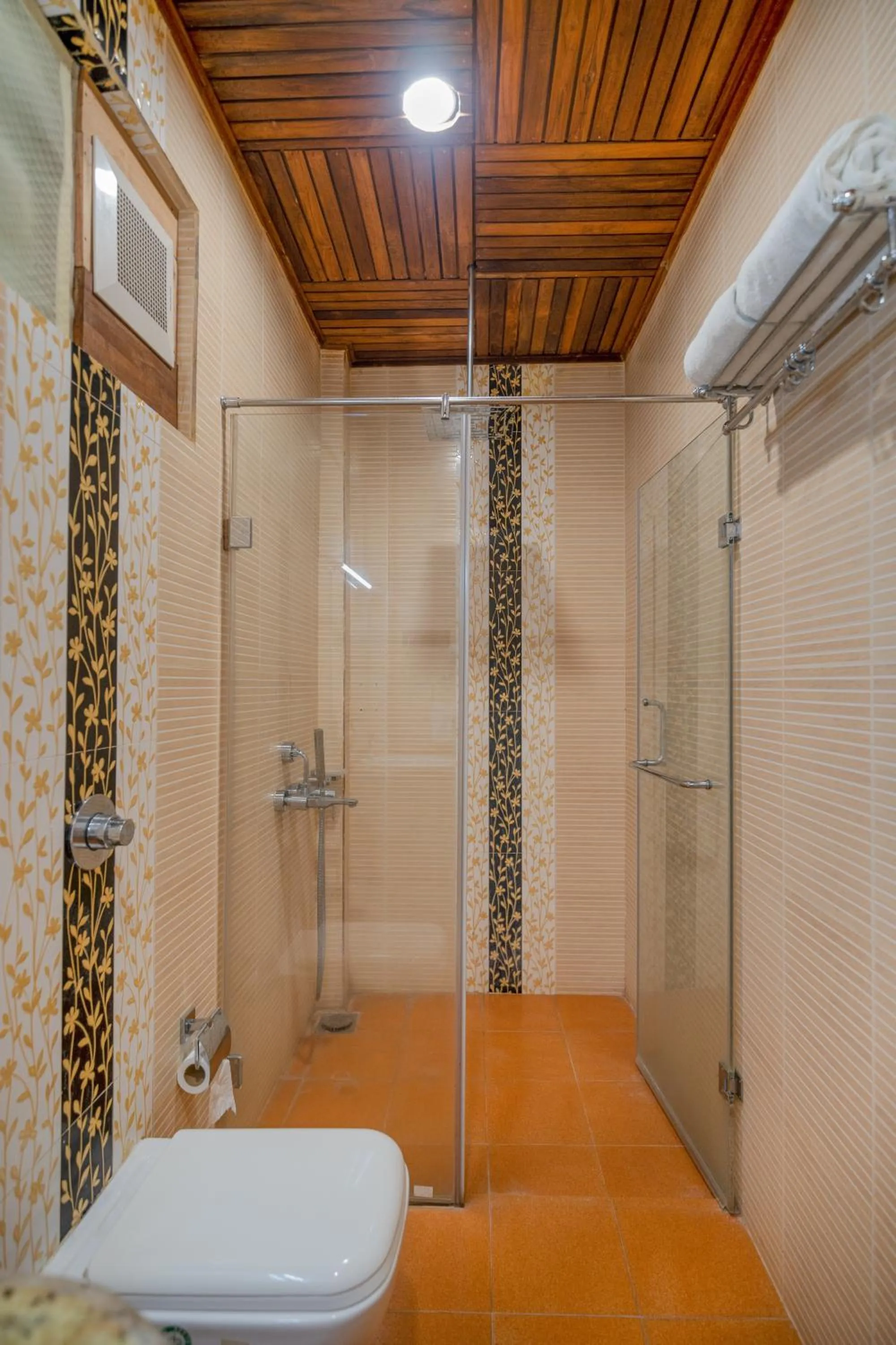 Shower in Rainforest Resort