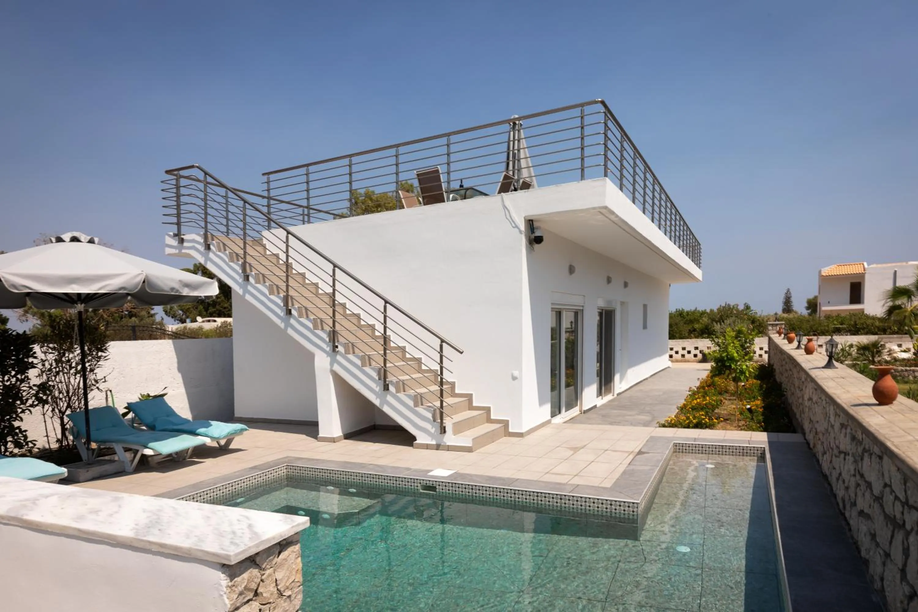 Swimming pool in Paradise Garden