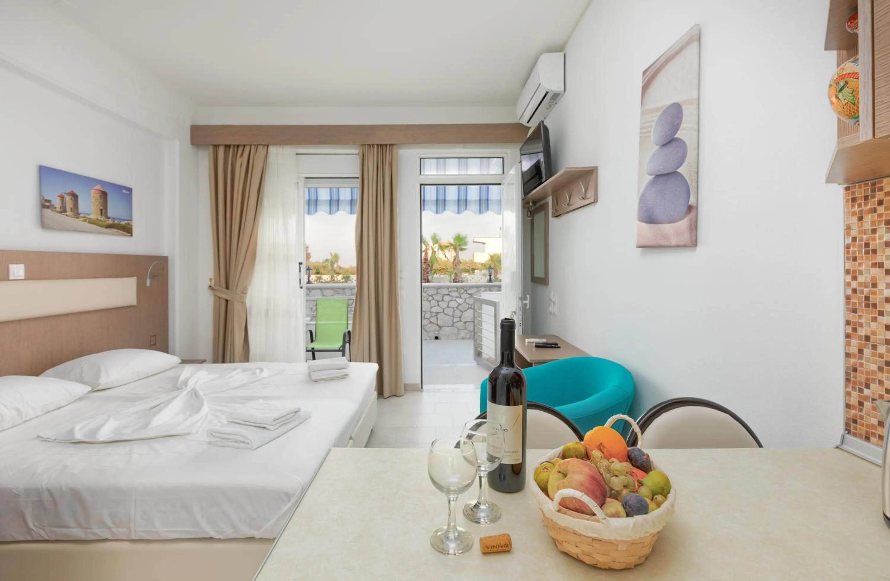 Bed in Paradise Garden