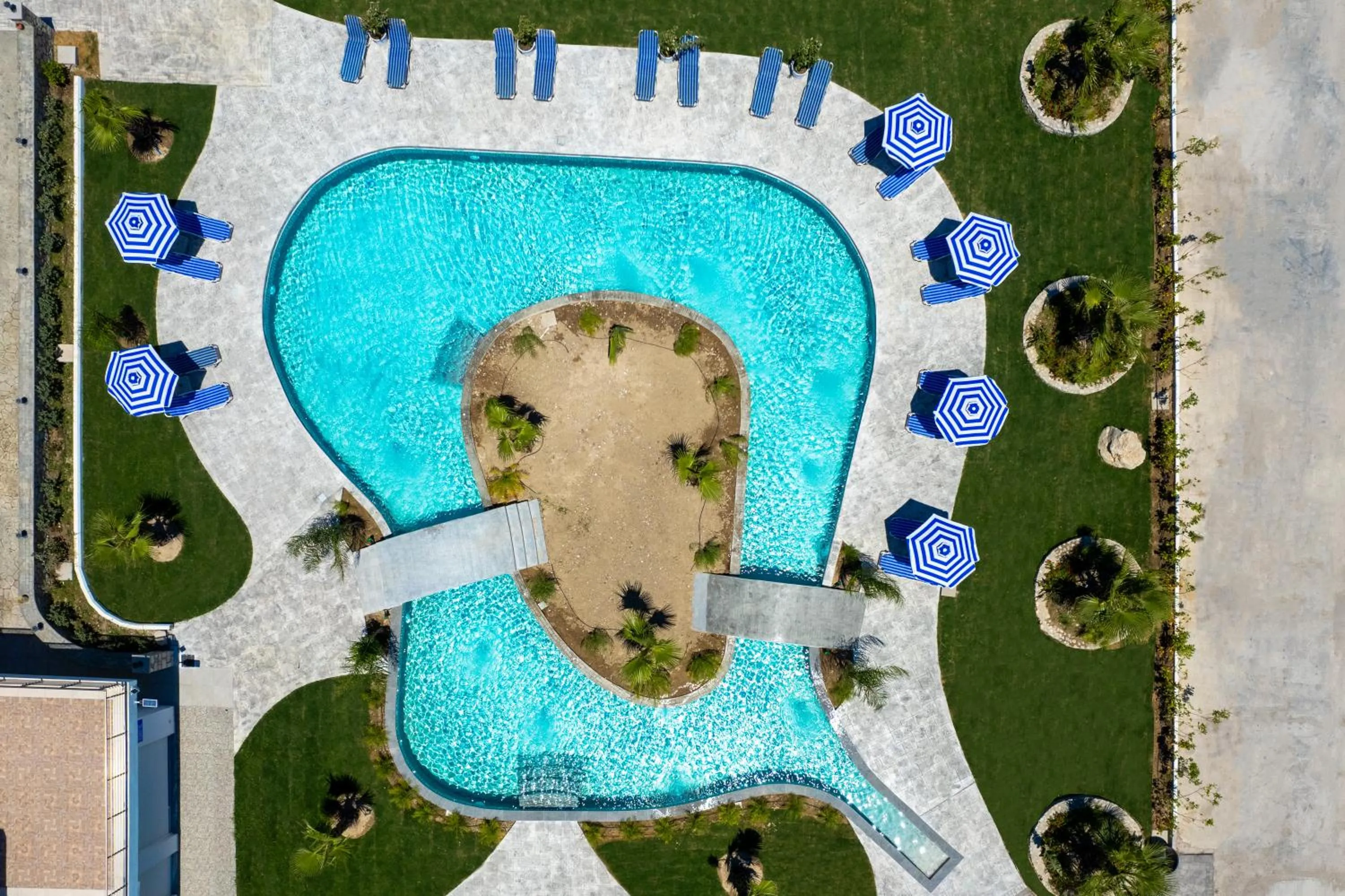 Swimming pool in Paradise Garden