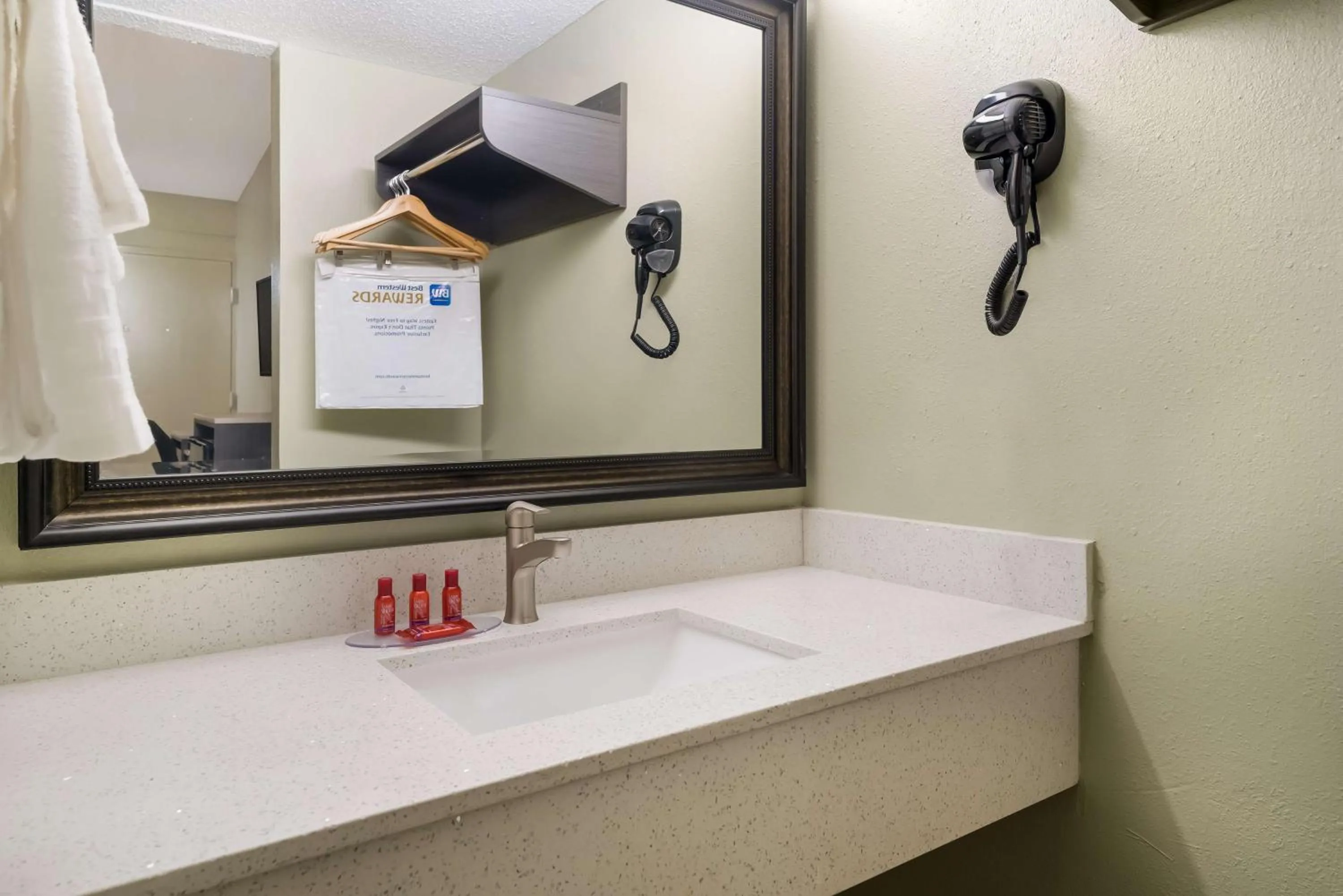 Bathroom in SureStay Hotel by Best Western Columbus Downtown