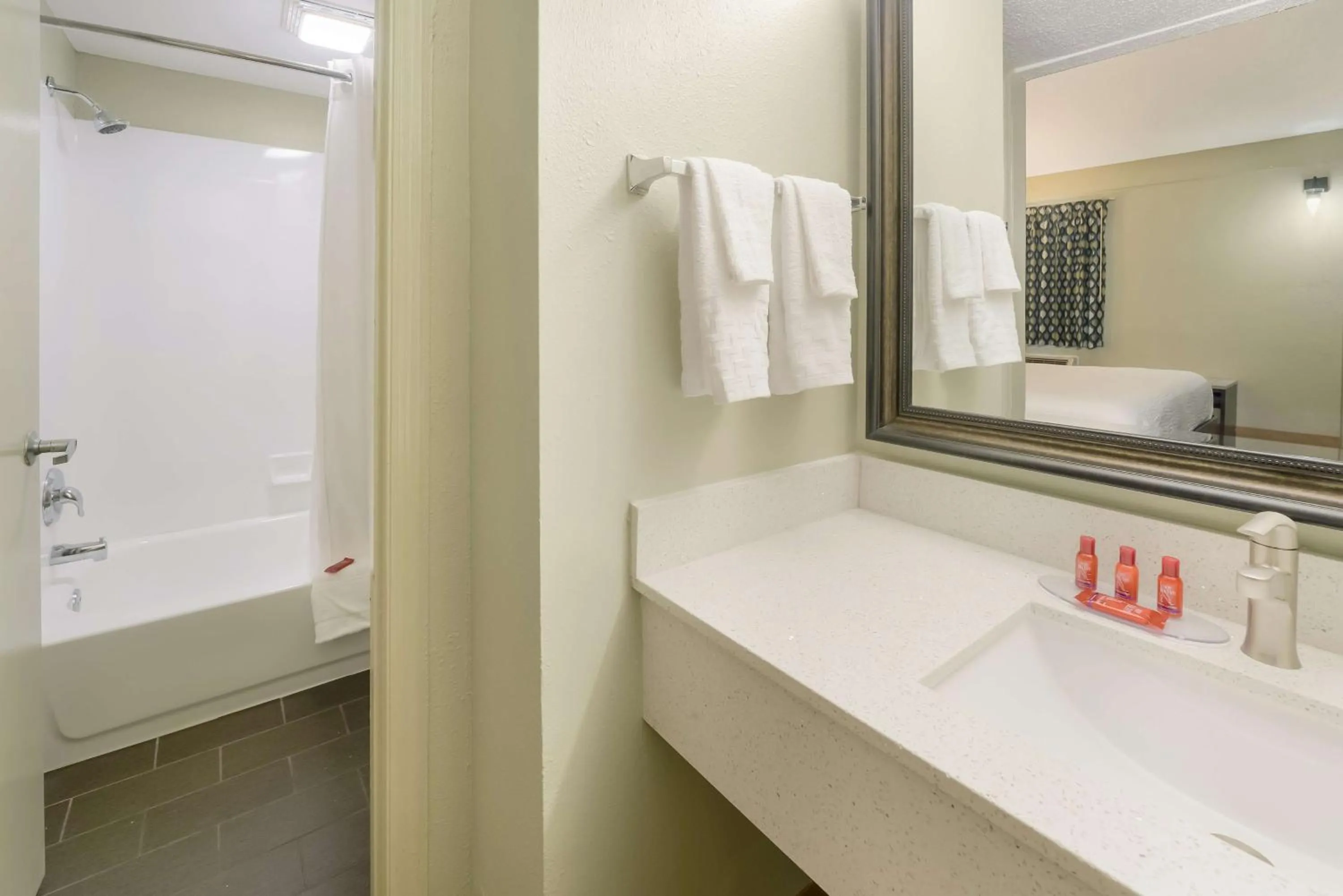 Bathroom in SureStay Hotel by Best Western Columbus Downtown