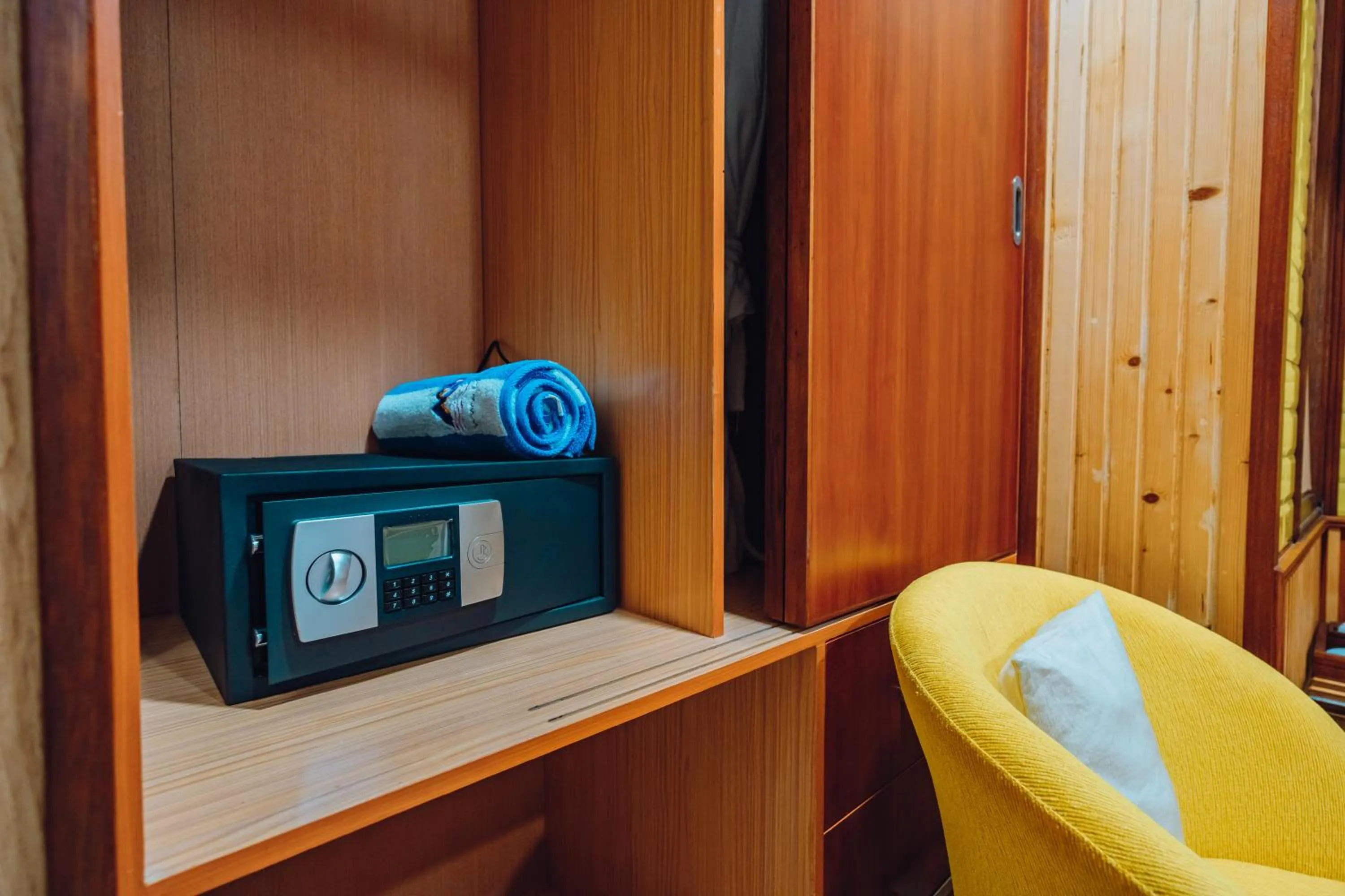 safe in Millennium Island Residence