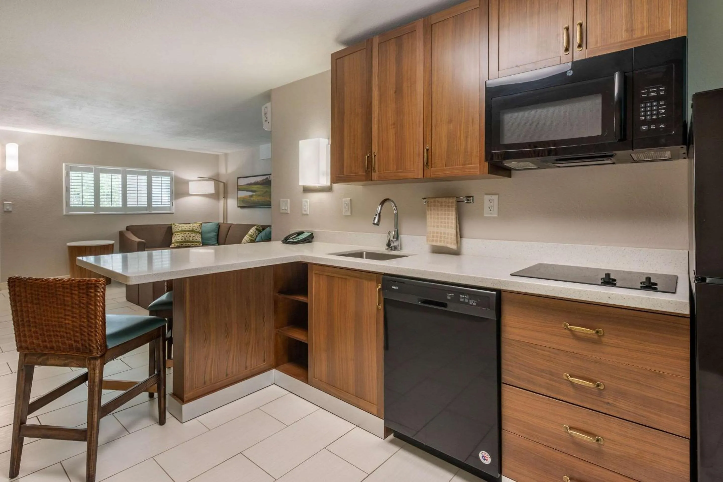 Kitchen or kitchenette in Seafarer Inn & Suites, Ascend Hotel Collection