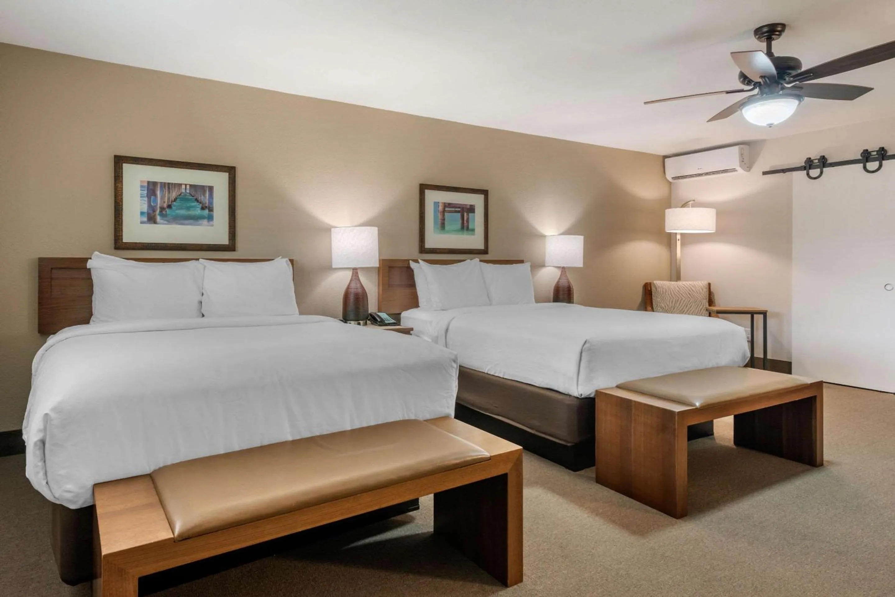 Bedroom, Bed in Seafarer Inn & Suites, Ascend Hotel Collection