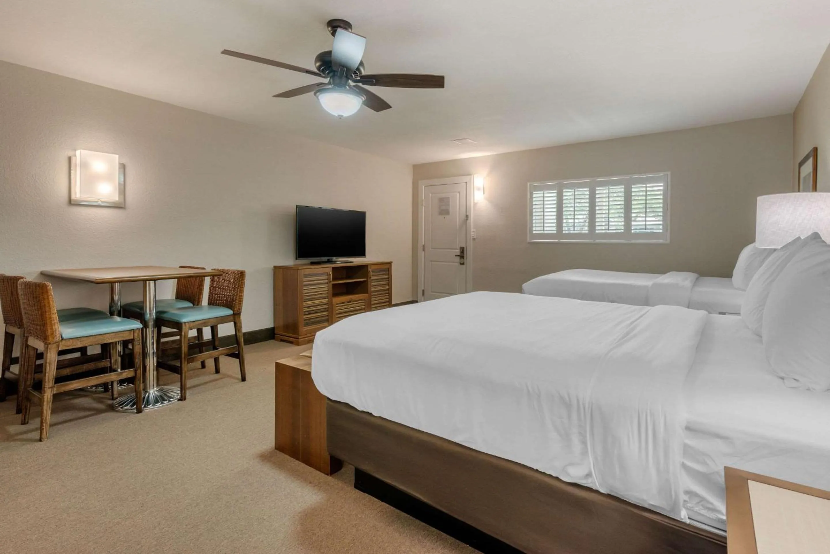 Bedroom, Bed in Seafarer Inn & Suites, Ascend Hotel Collection