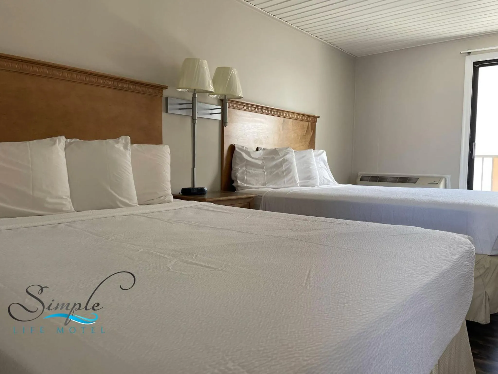 Bedroom, Bed in Simple Life Motel