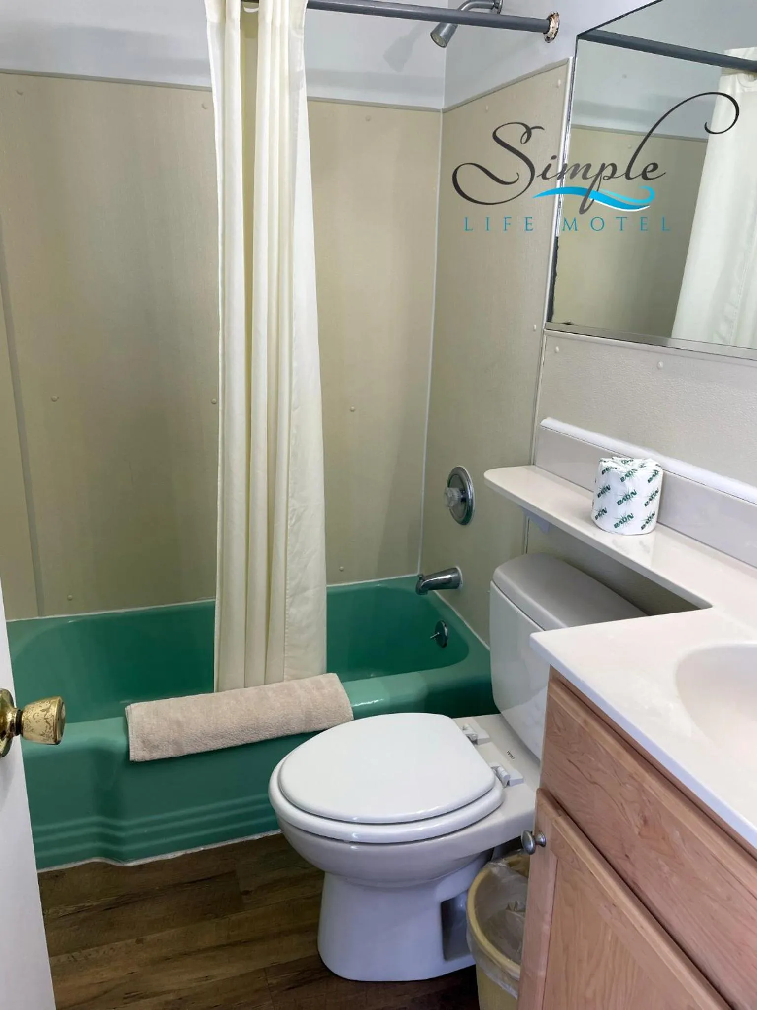 Bathroom in Simple Life Motel