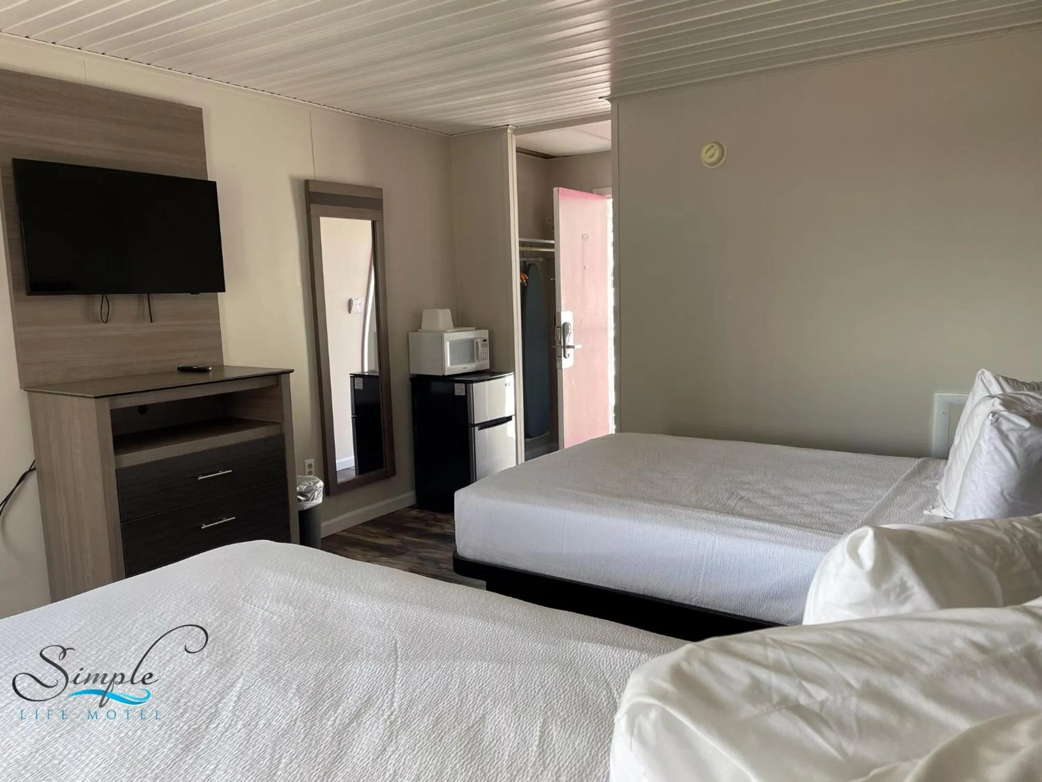 TV and multimedia, Bed in Simple Life Motel