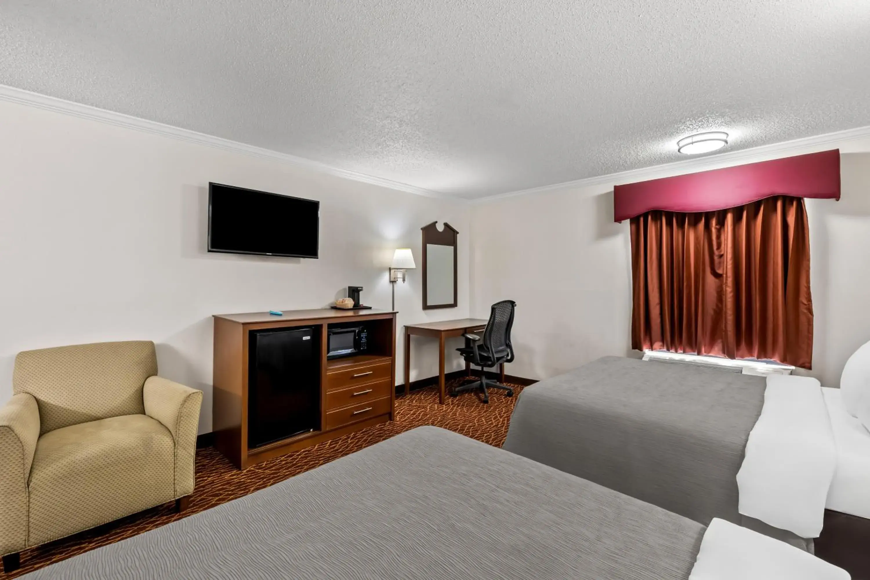 Queen Room with Two Queen Beds - Pet Friendly/Non-Smoking in Quality Inn Marietta near Dobbins ARB Queen Room with Two Queen Beds - Pet Friendly/Non-Smoking in Quality Inn Marietta near Dobbins ARB