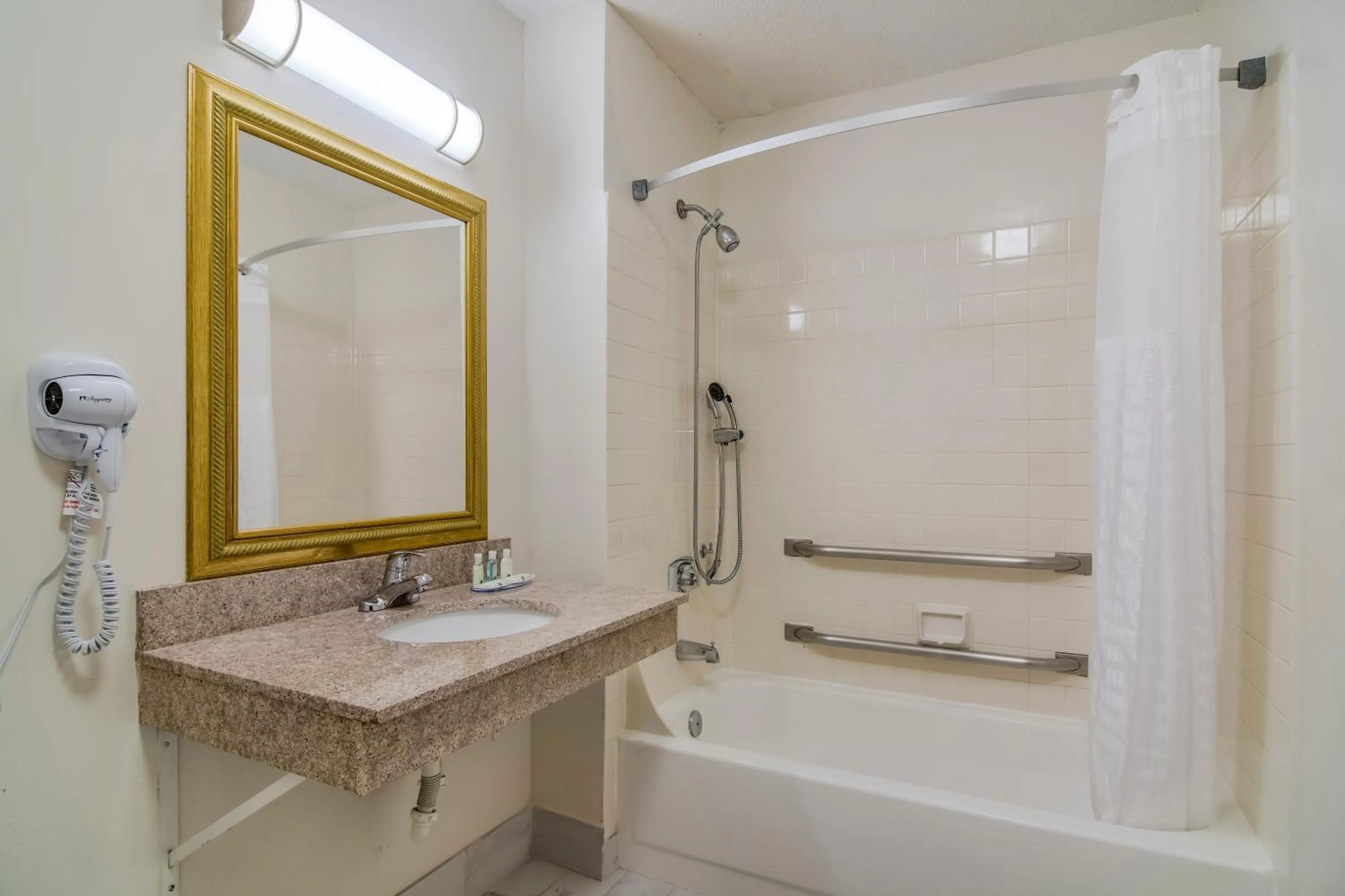 Bathroom in Quality Inn Marietta near Dobbins ARB