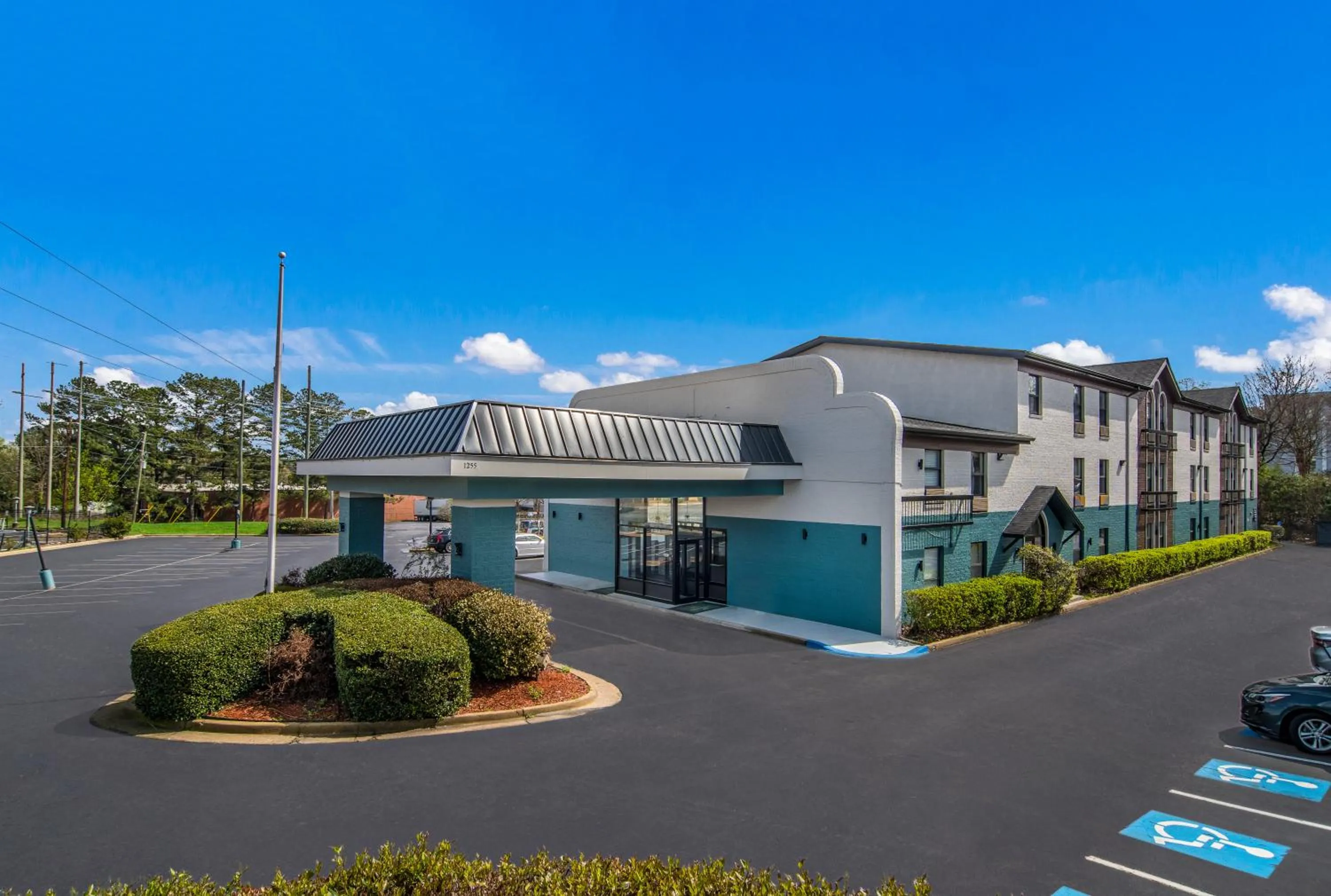 Property building in Quality Inn Marietta near Dobbins ARB