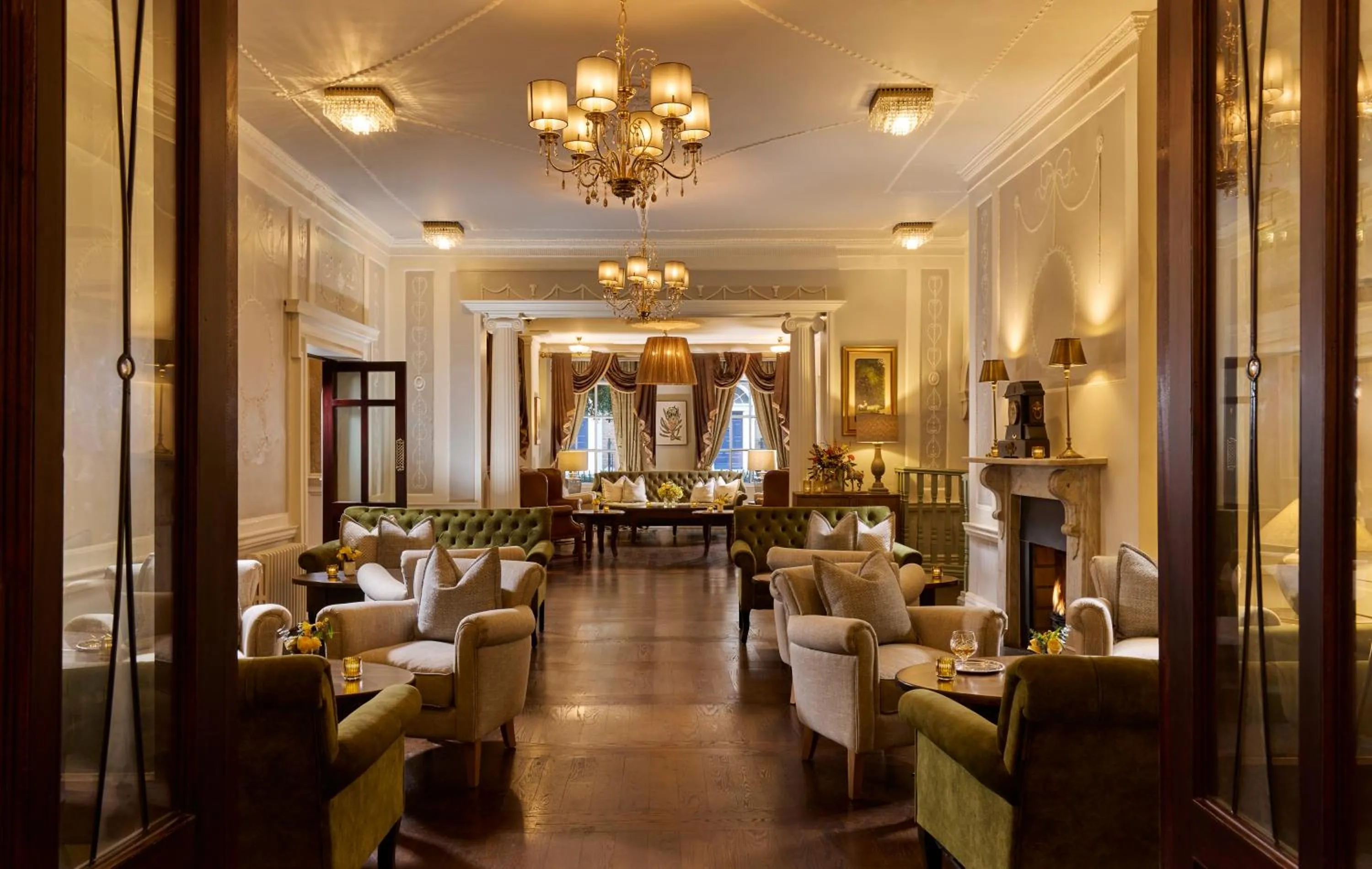 Restaurant/places to eat in Buswells Hotel