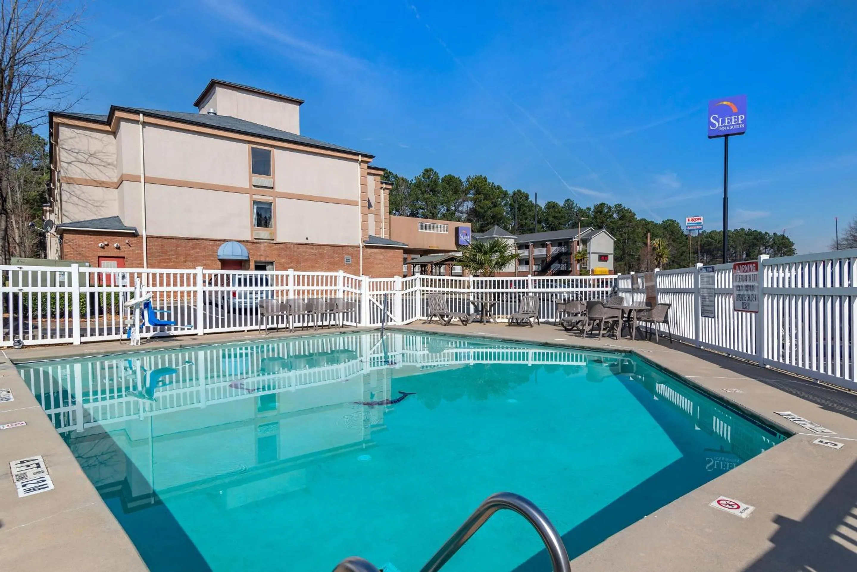 Swimming pool in Sleep Inn & Suites Stockbridge Atlanta South