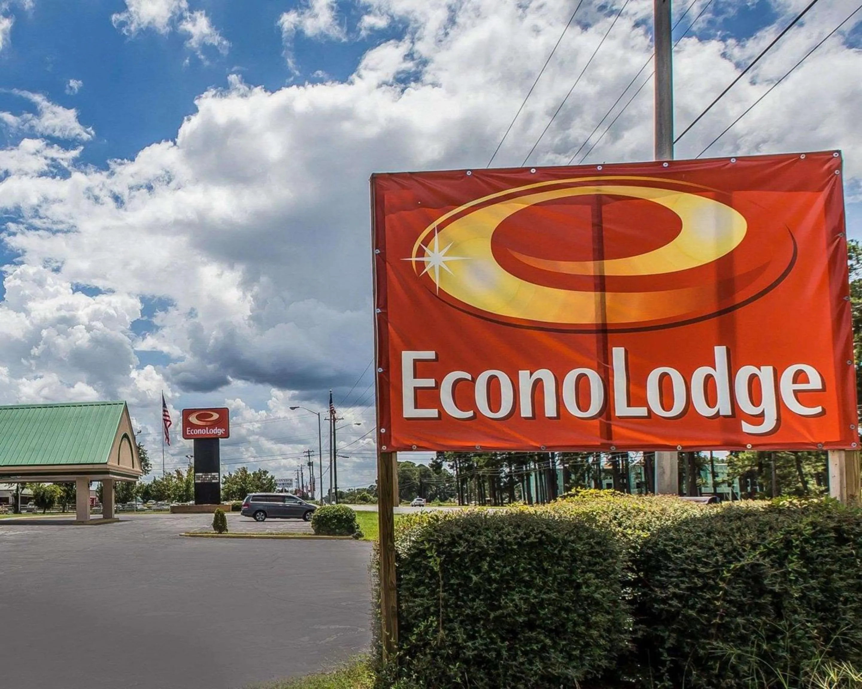 Property building in Econo Lodge Douglas