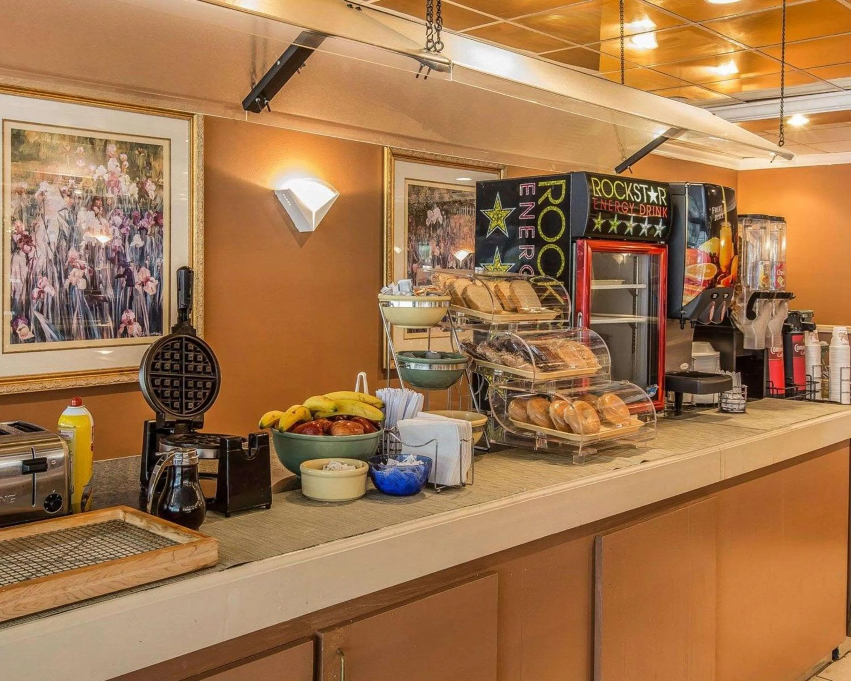 Restaurant/places to eat in Econo Lodge Douglas