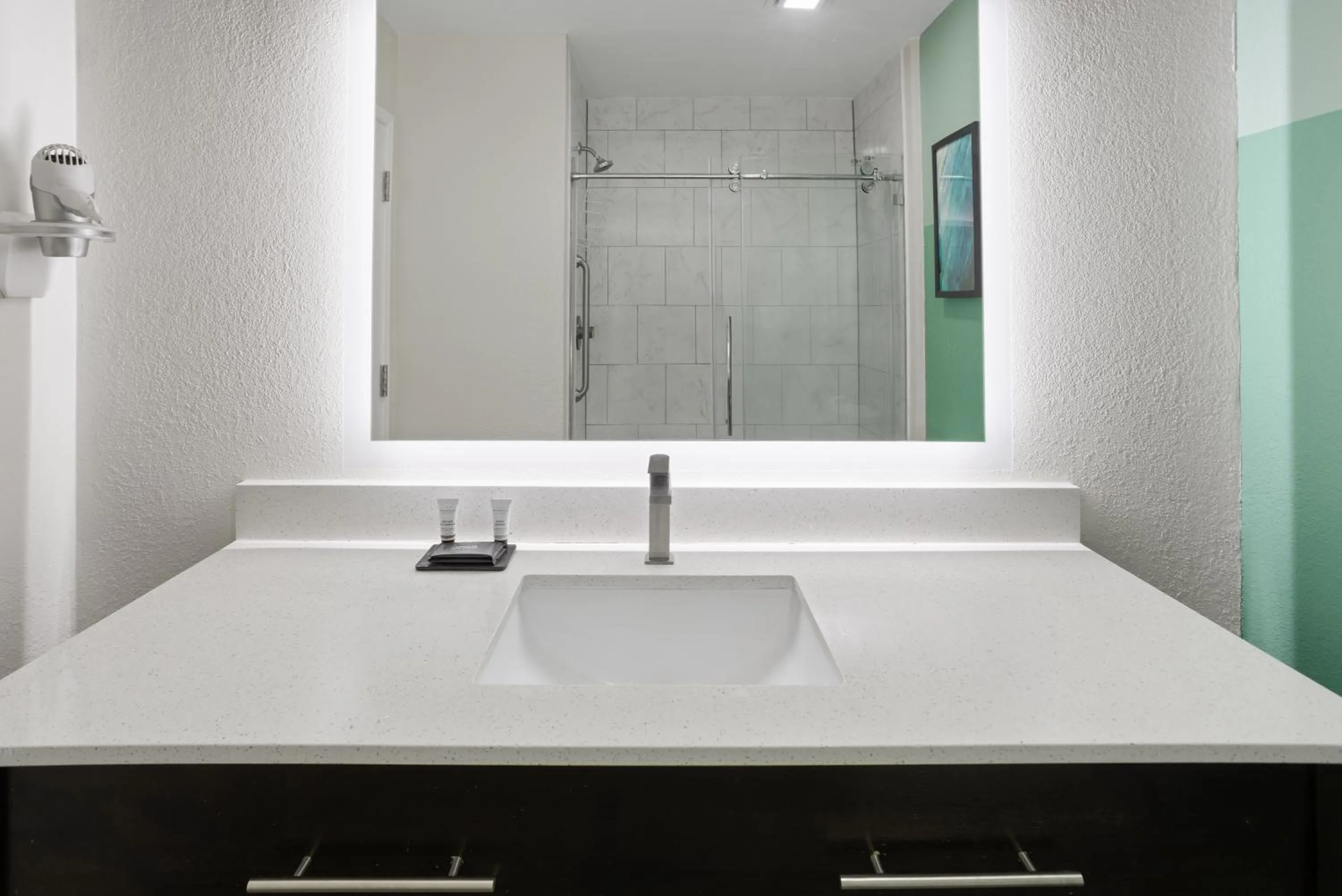 Bathroom in Wingate by Wyndham Kings Bay Naval Base I-95