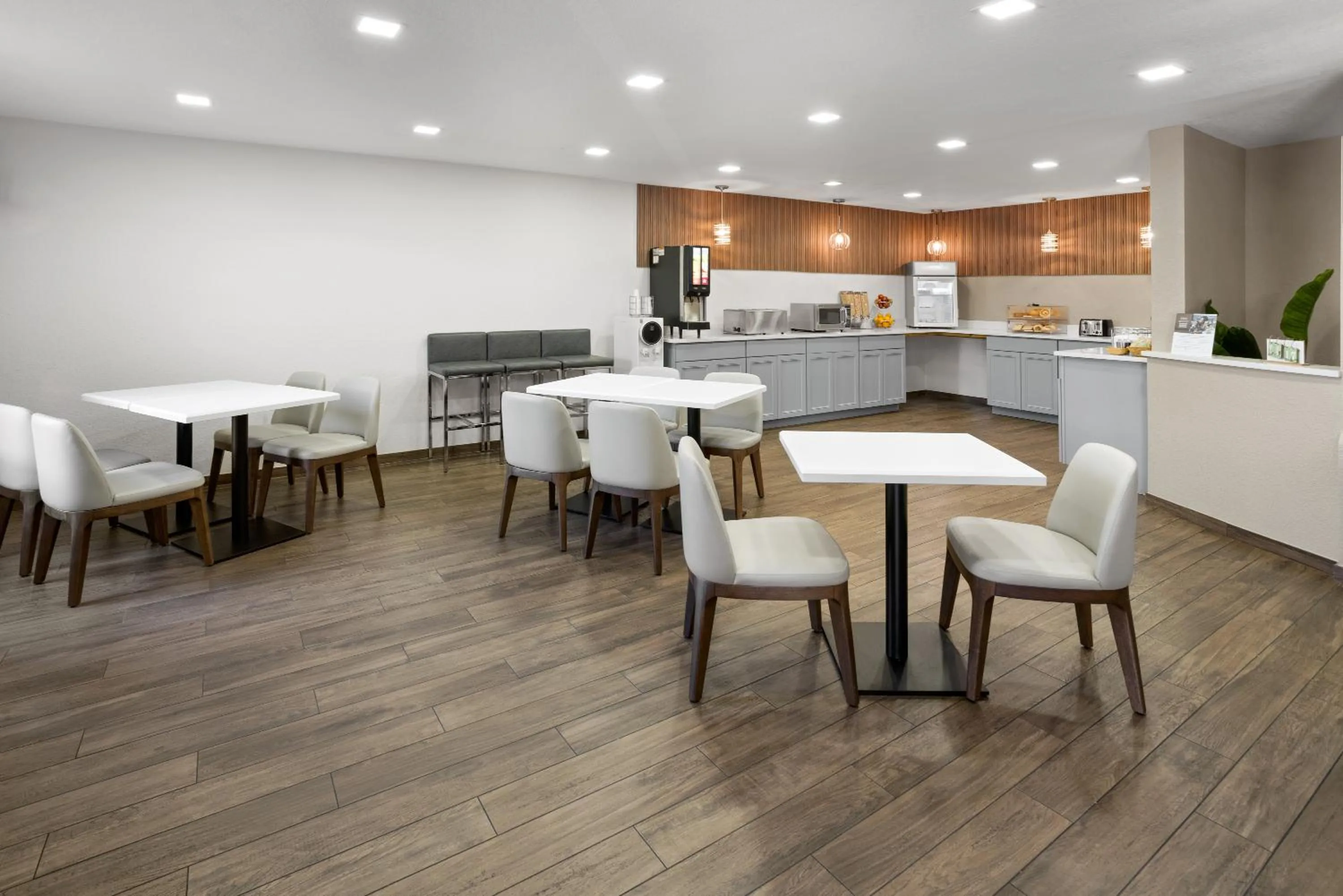 Breakfast in Wingate by Wyndham Kings Bay Naval Base I-95