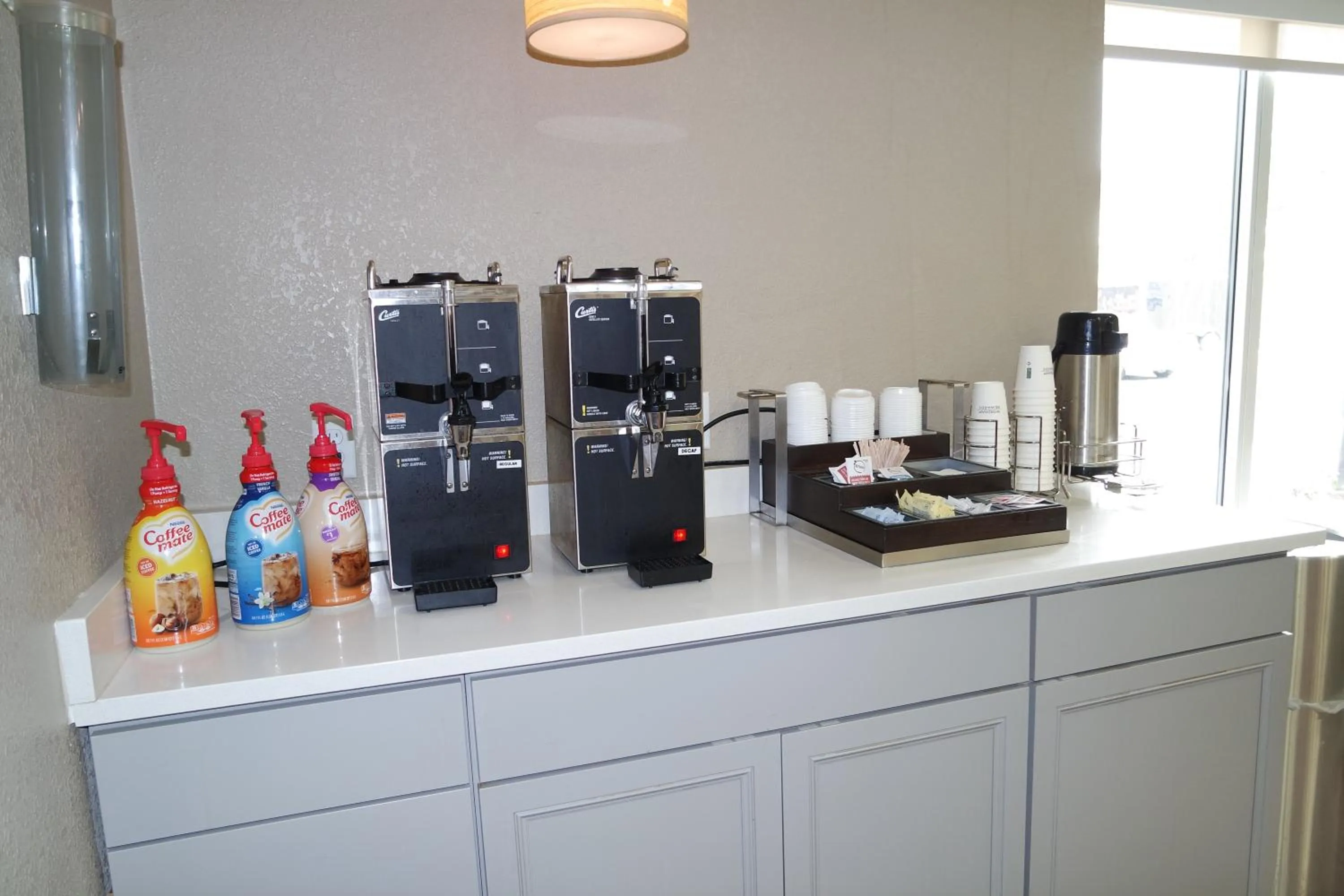 Food and drinks in Wingate by Wyndham Kings Bay Naval Base I-95