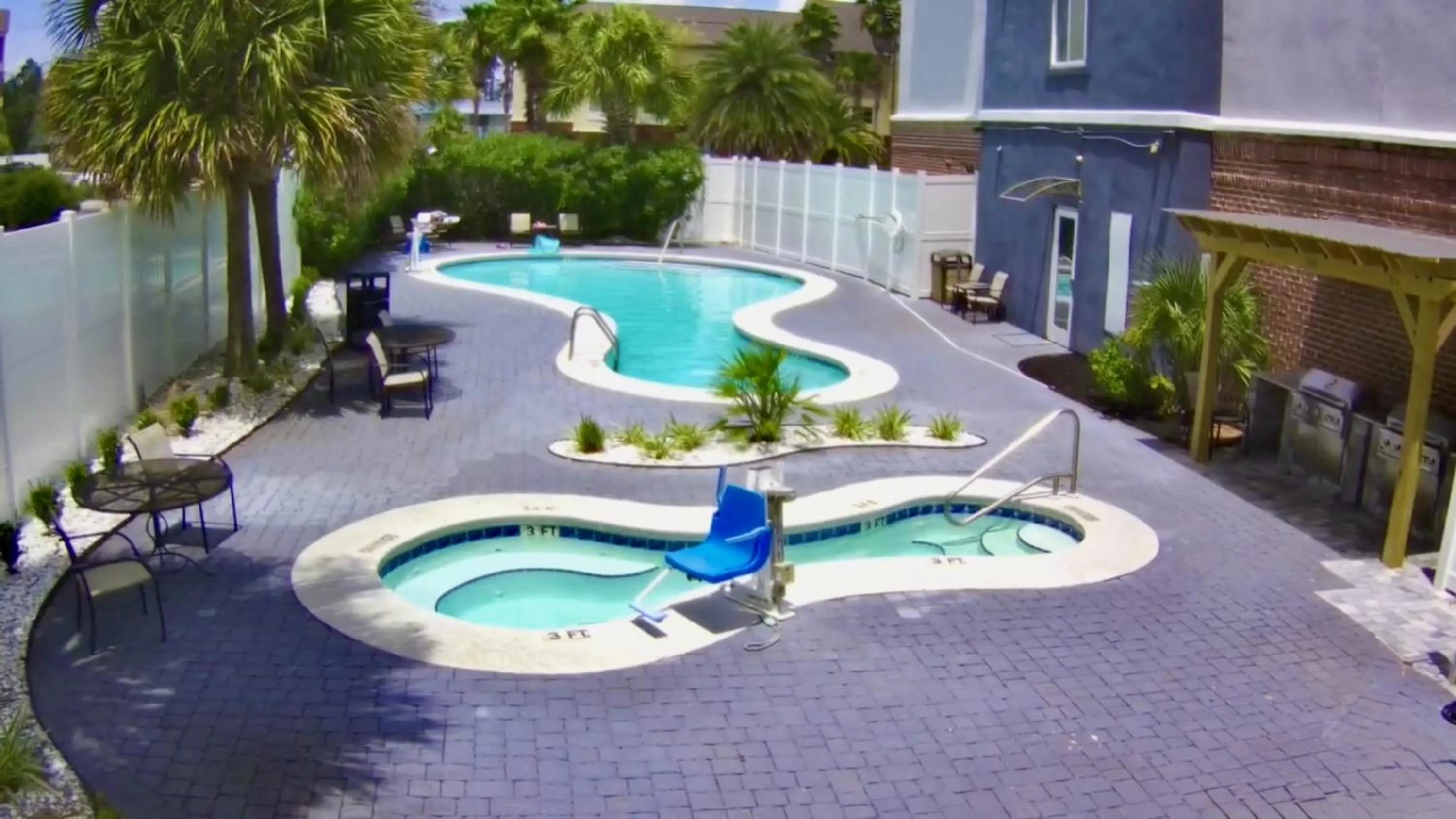 Swimming pool in Wingate by Wyndham Kings Bay Naval Base I-95