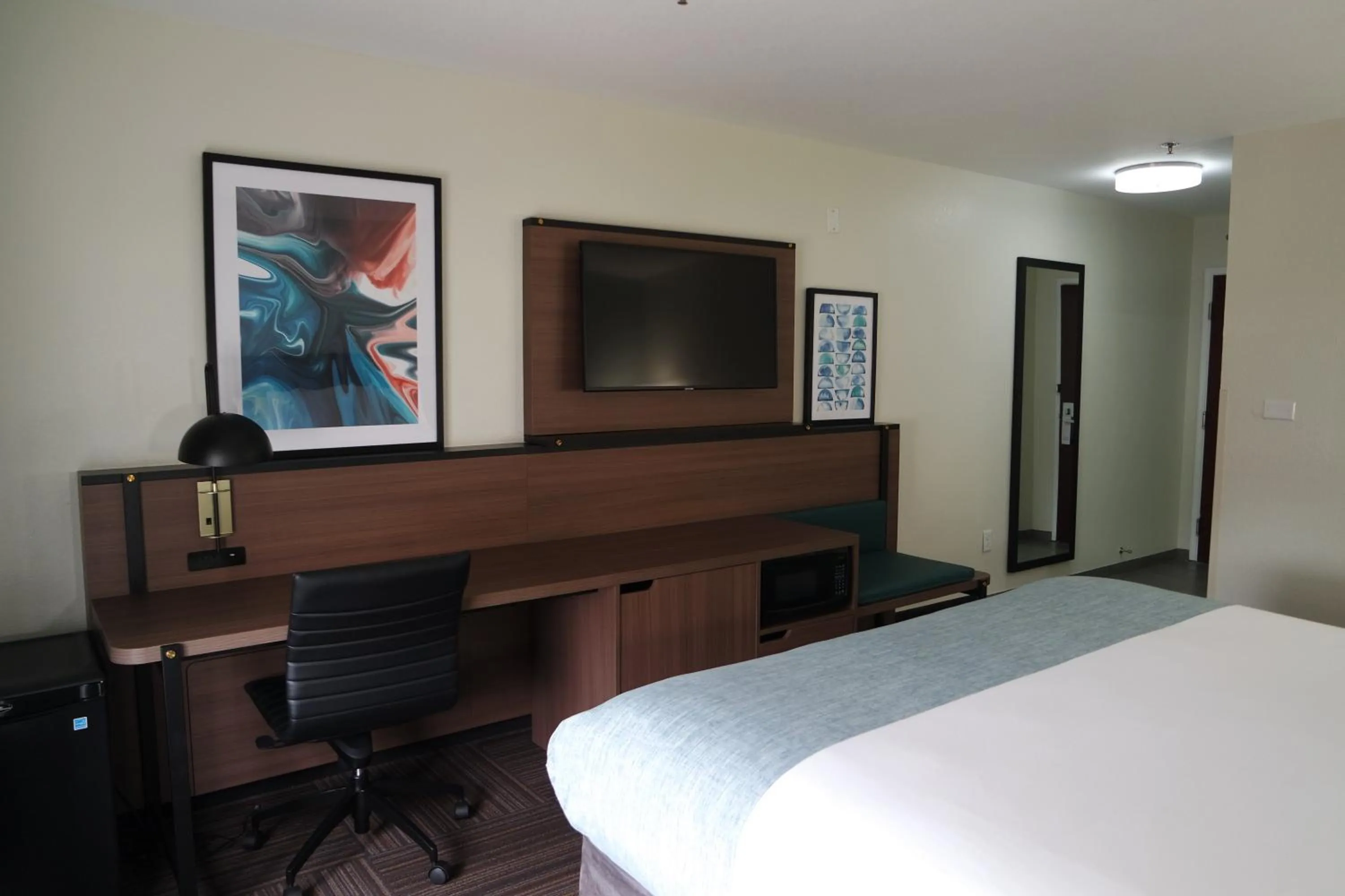 Bedroom, Bed in Wingate by Wyndham Kings Bay Naval Base I-95