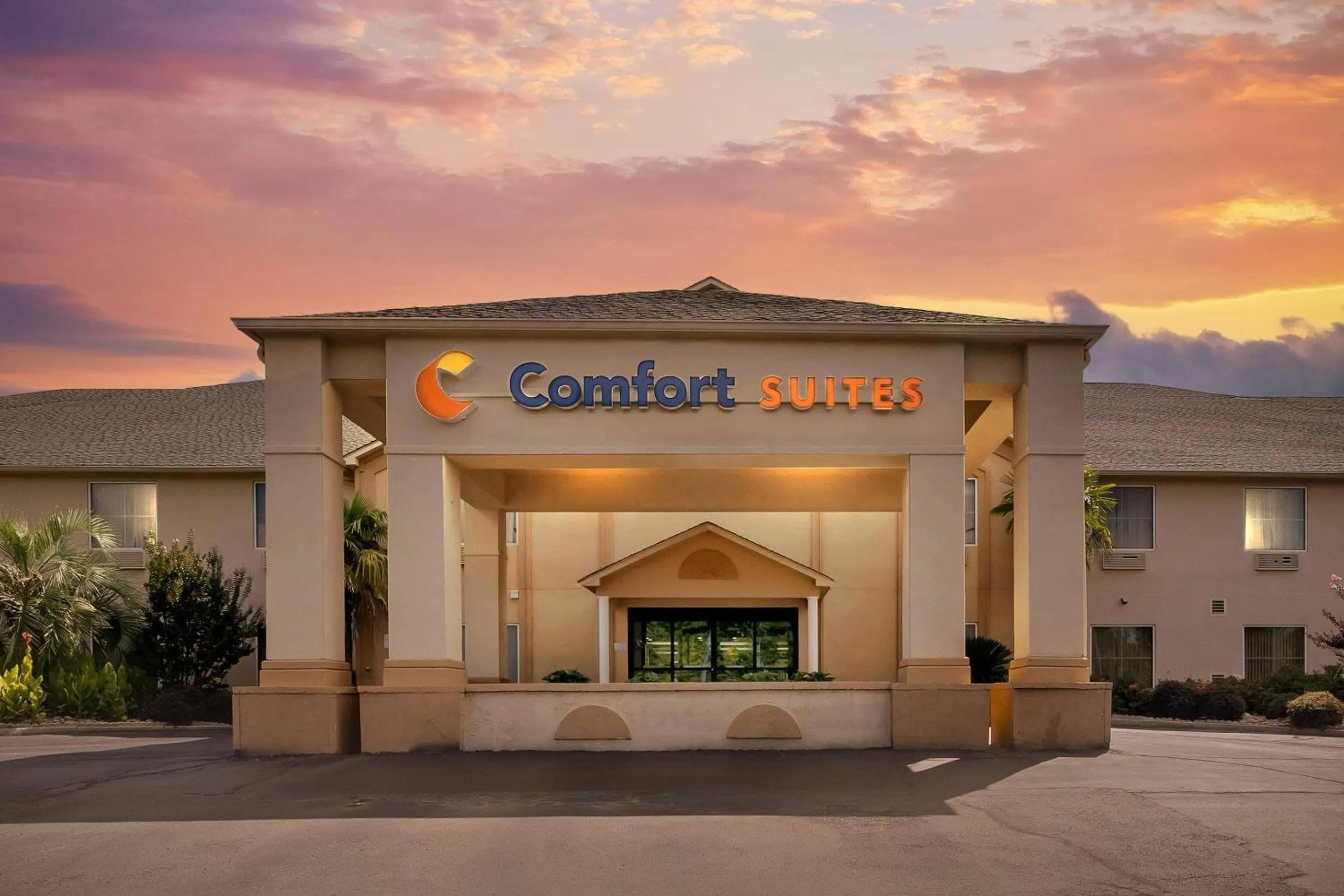 Property building in Comfort Suites Milledgeville