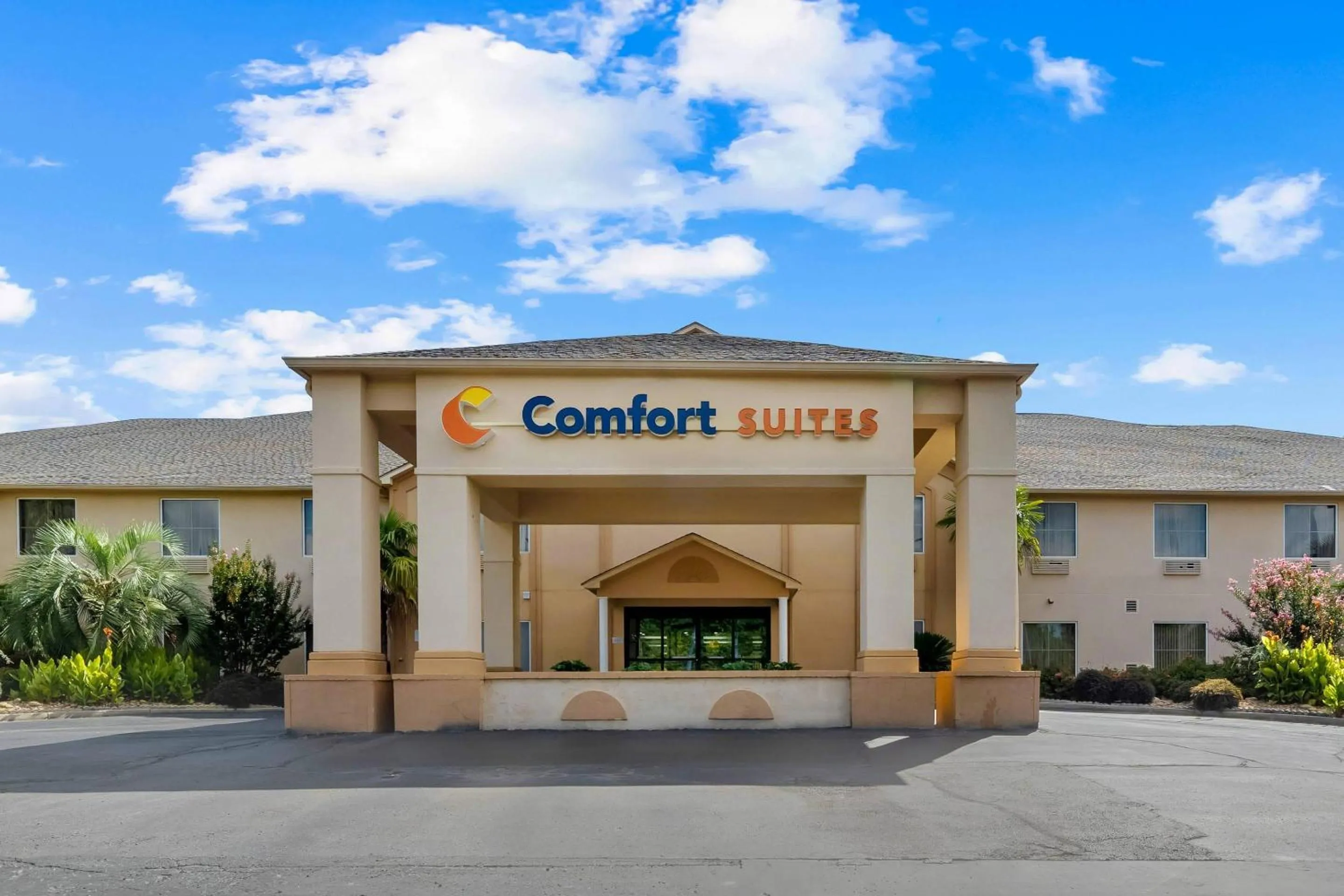 Property building in Comfort Suites Milledgeville