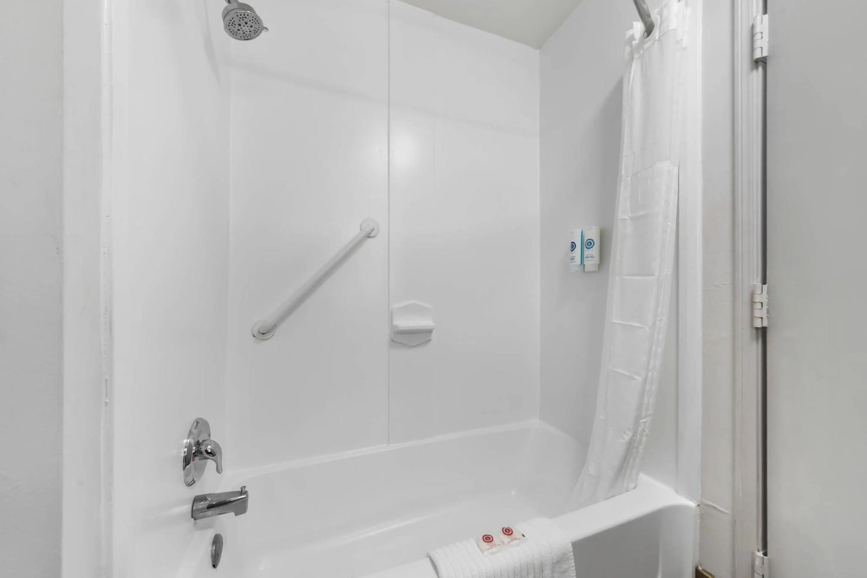 Bedroom in Comfort Suites Milledgeville