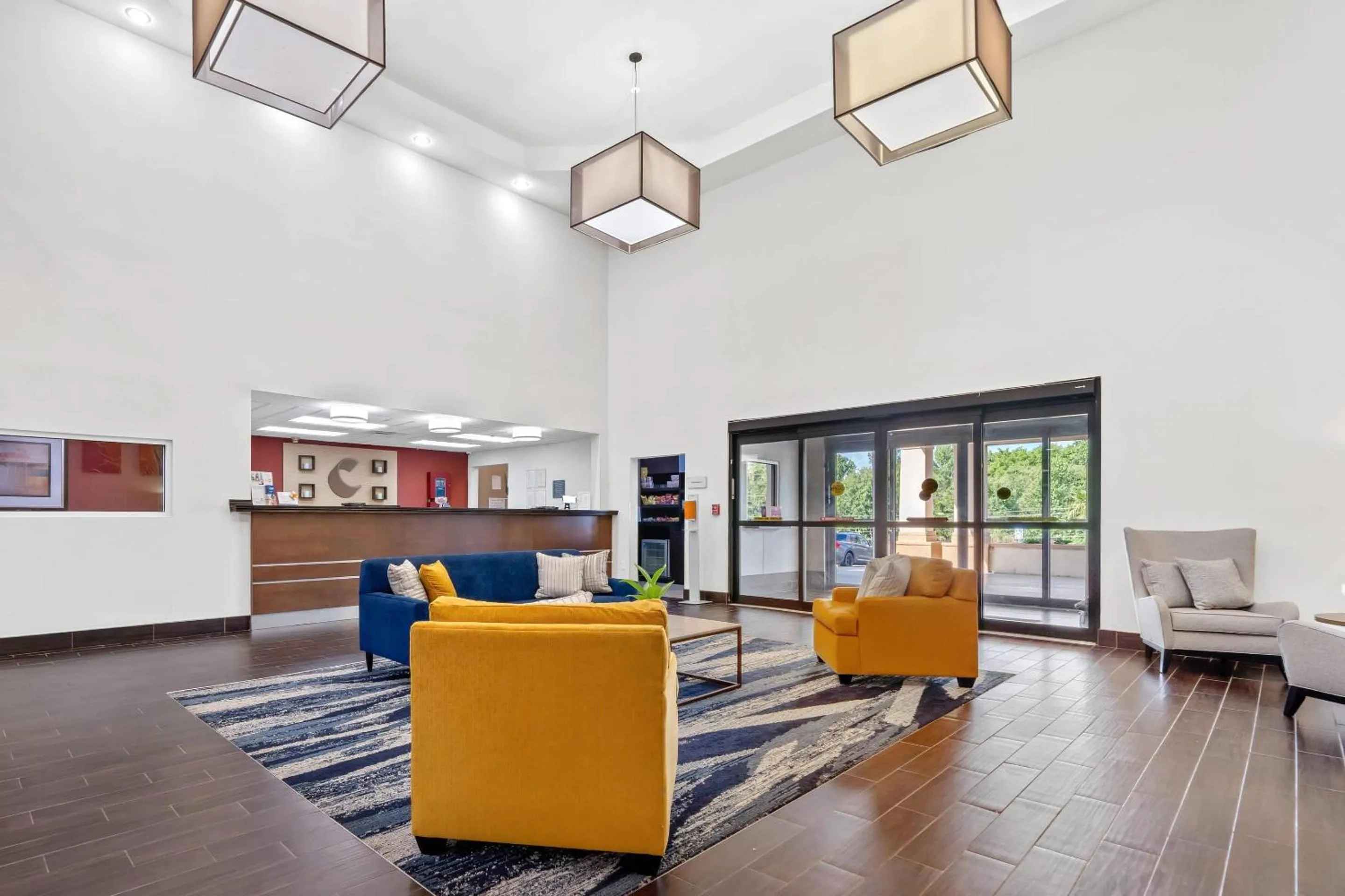 Lobby or reception in Comfort Suites Milledgeville