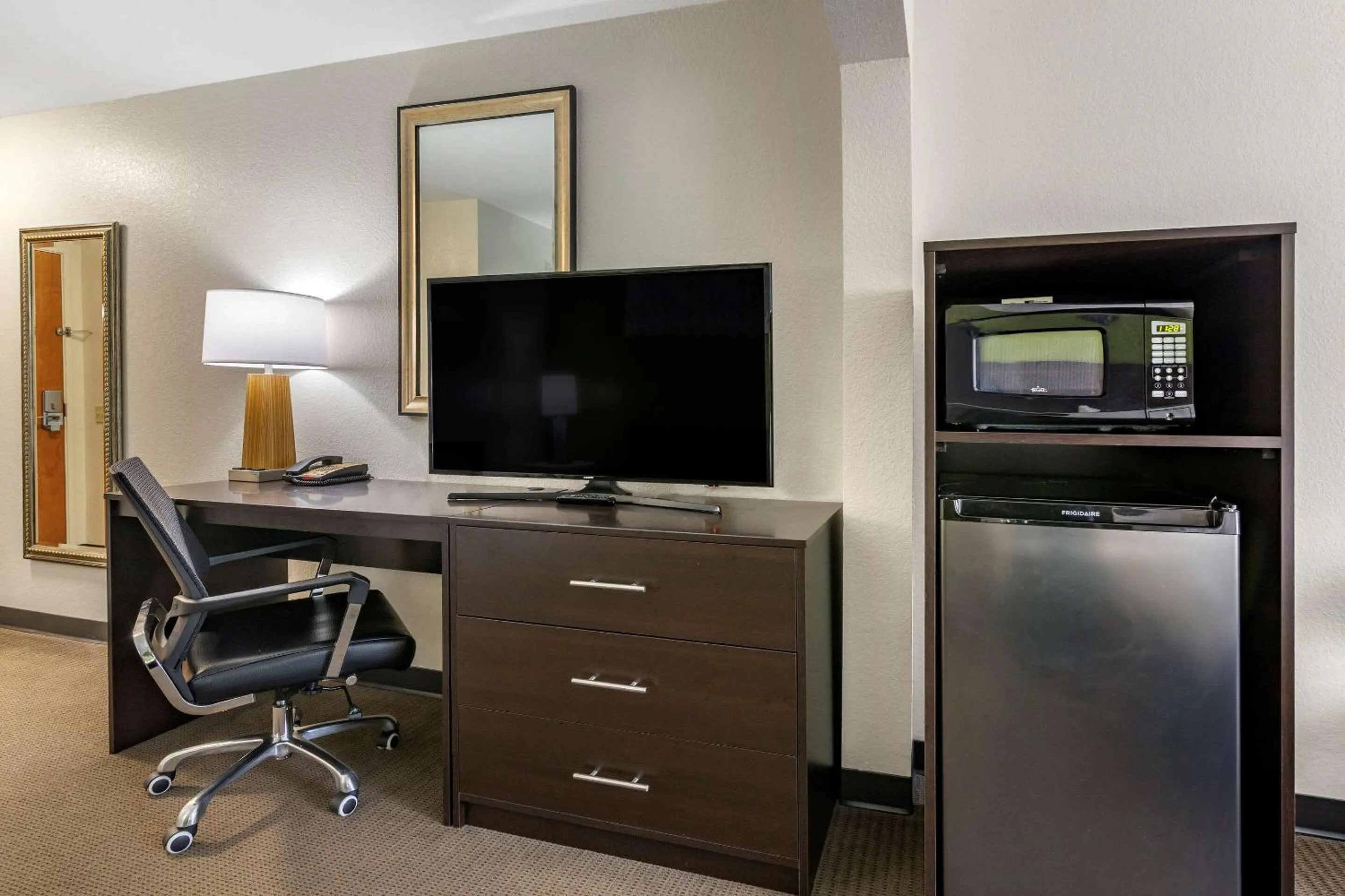 Photo of the whole room in Sleep Inn & Suites Brunswick North