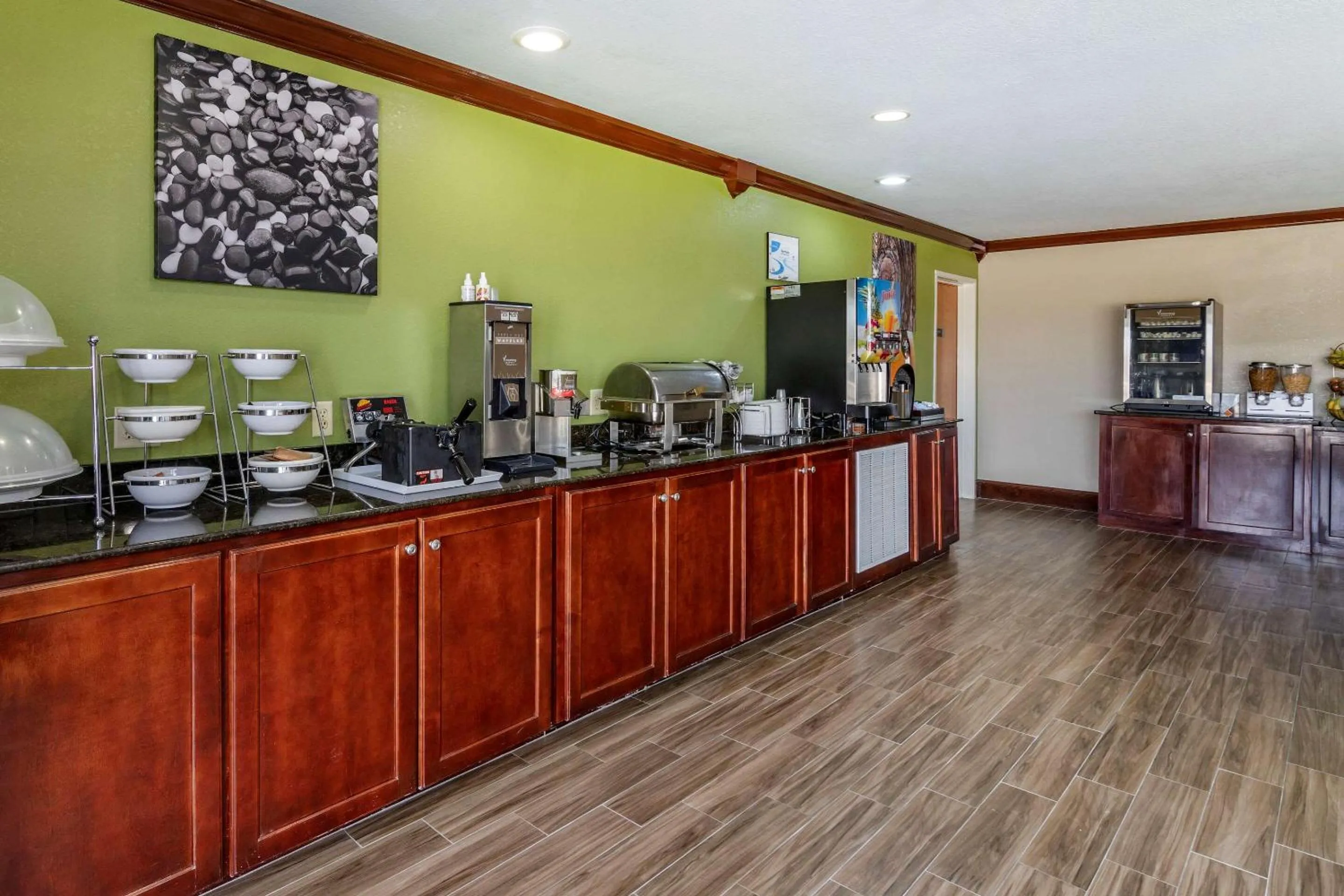 Restaurant/places to eat in Sleep Inn & Suites Brunswick North