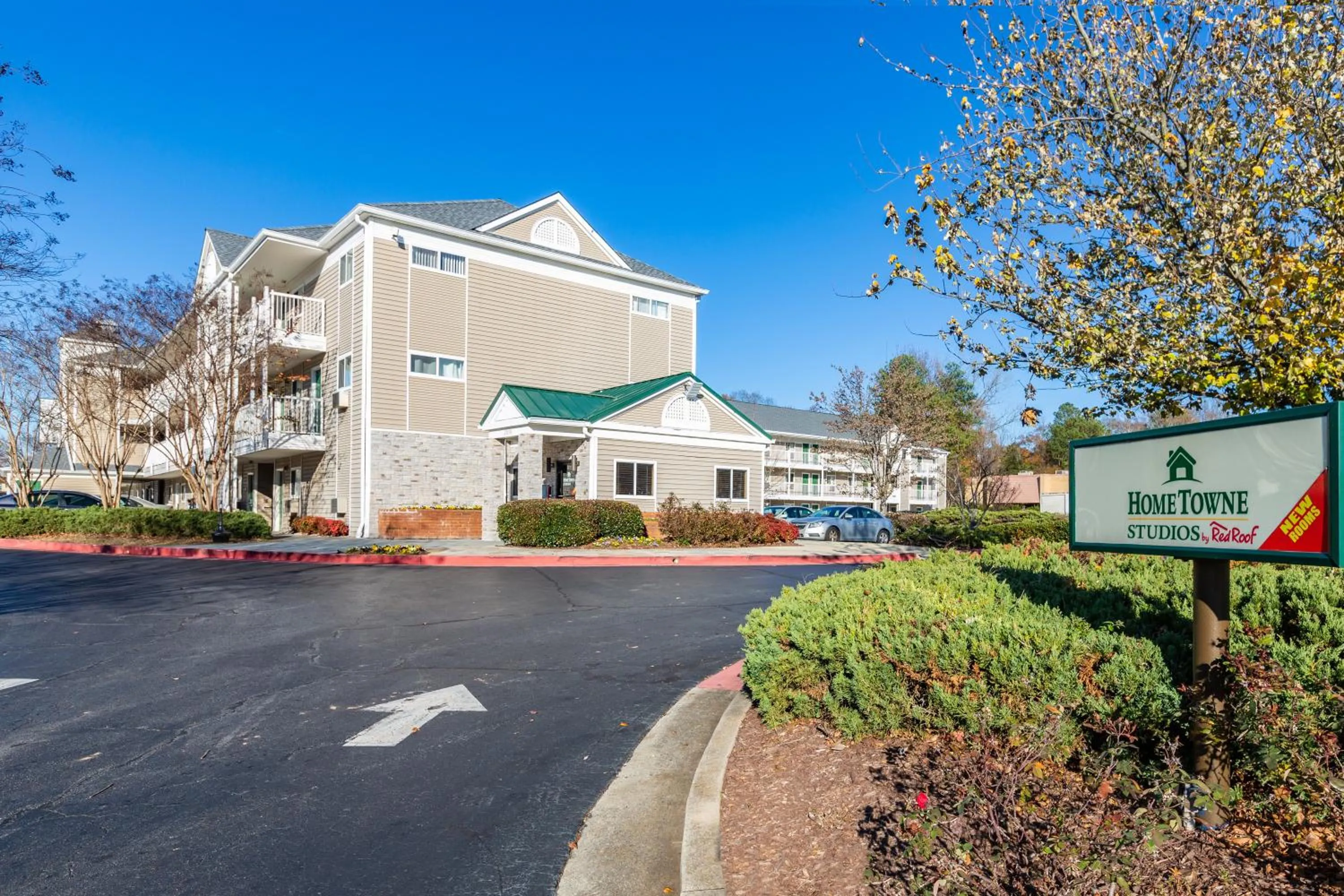 Property building in HomeTowne Studios by Red Roof Atlanta - Chamblee