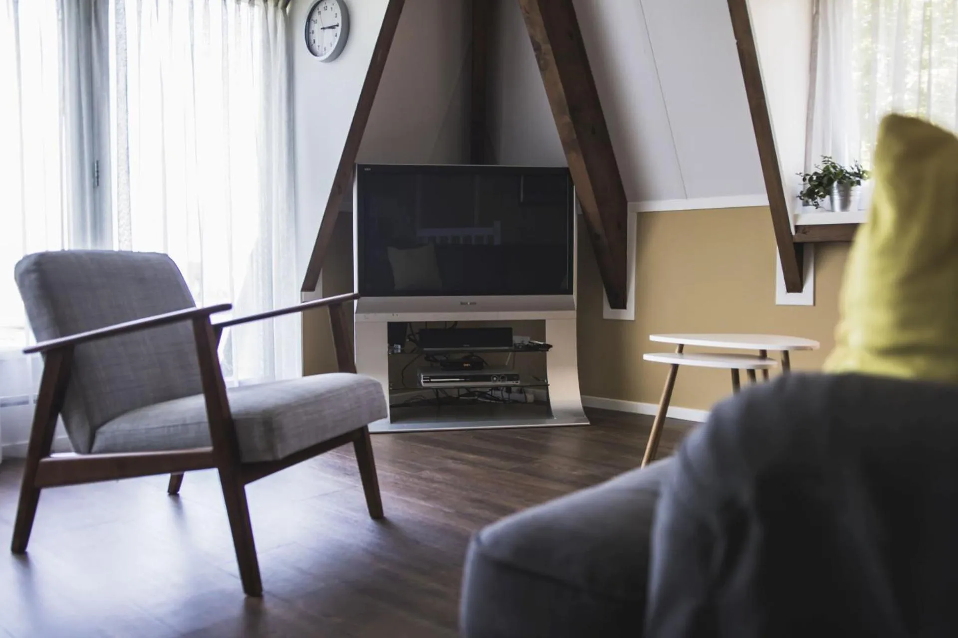 Communal lounge/ TV room in B&B Lisa Groningen