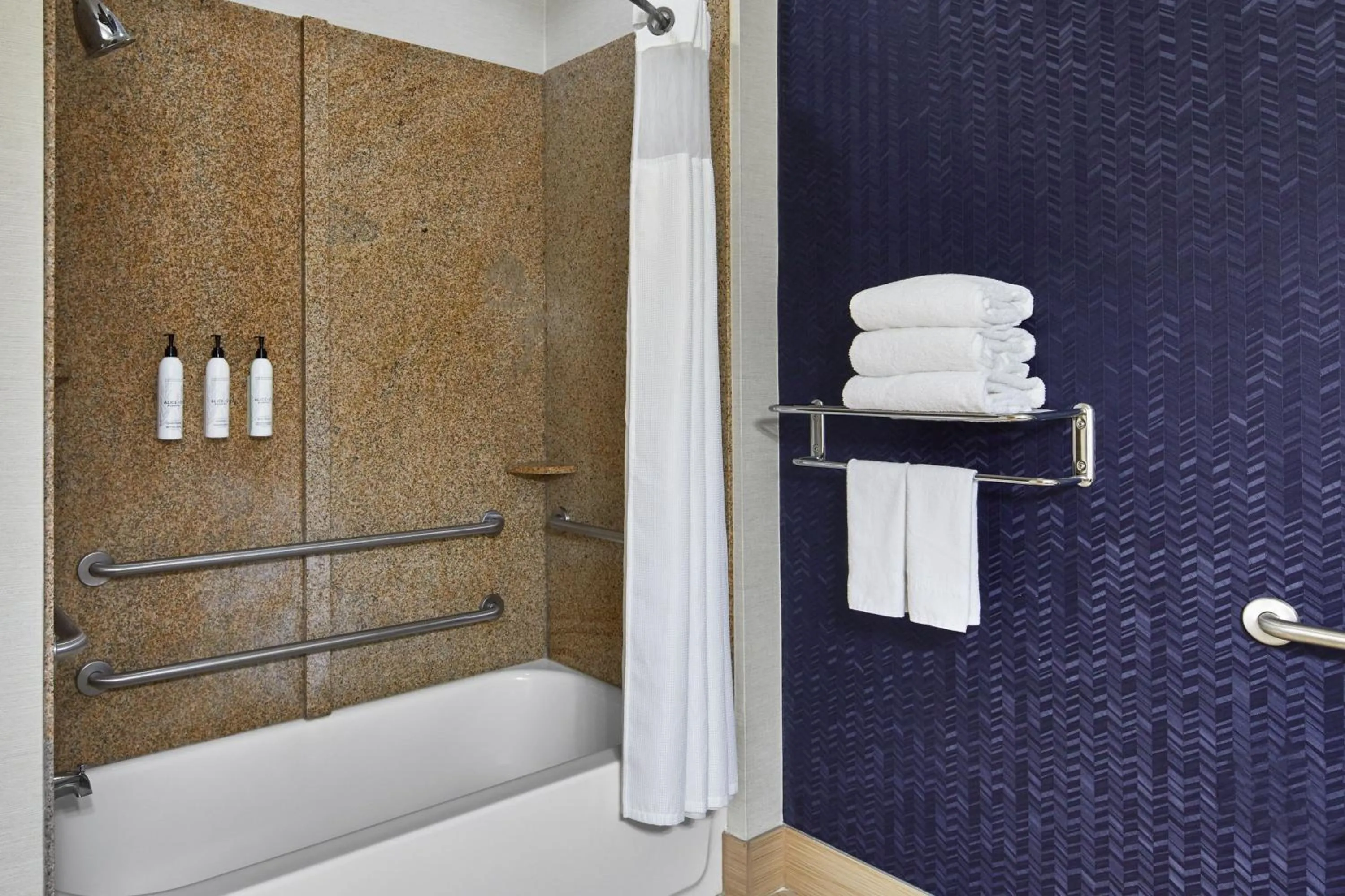 Bathroom in Fairfield Inn & Suites by Marriott Gainesville