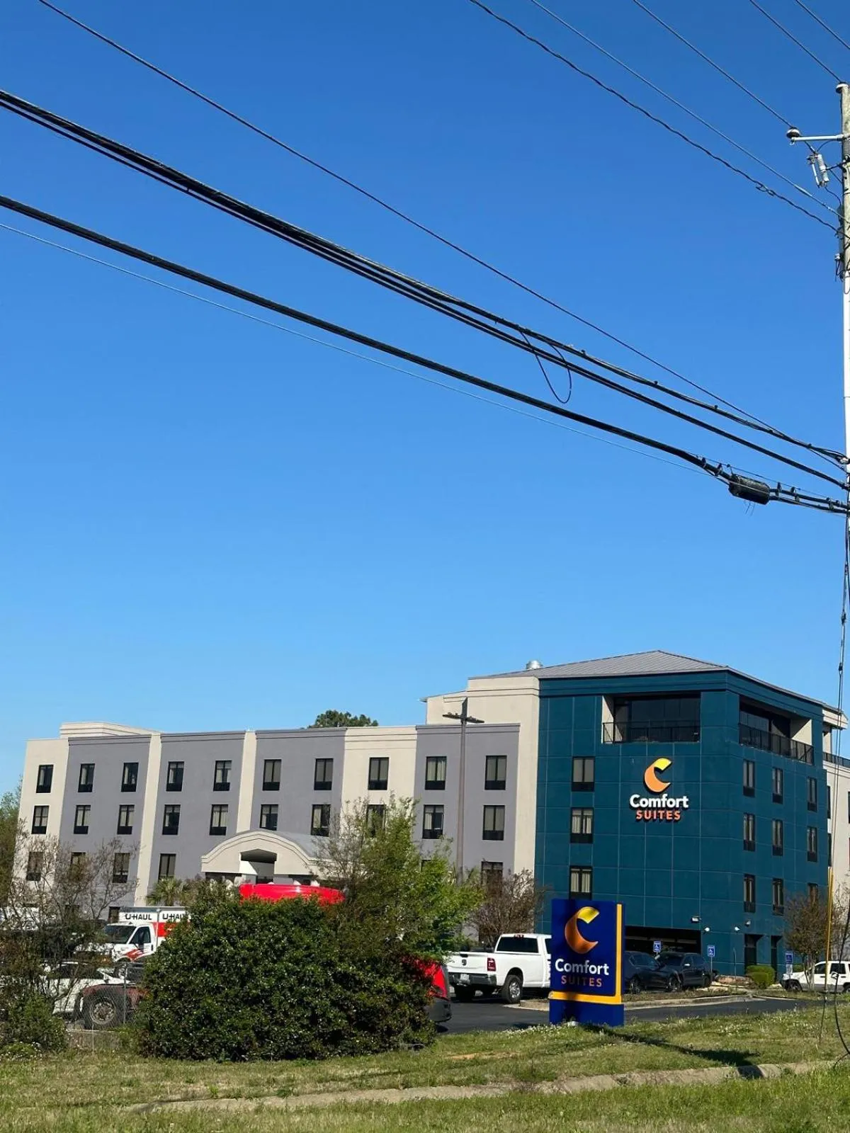 Property building in Comfort Suites Atlanta Airport