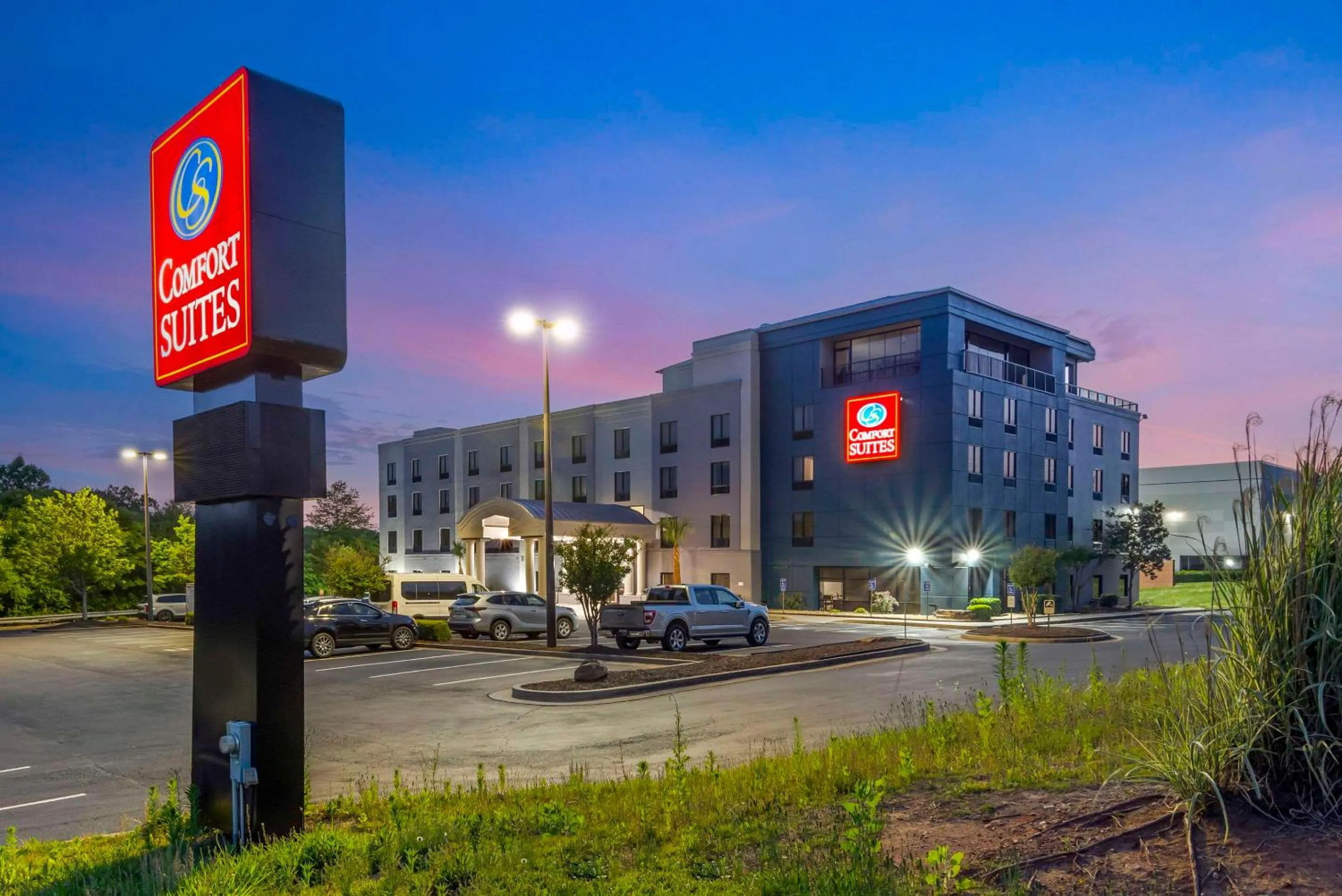 Property building in Comfort Suites Atlanta Airport